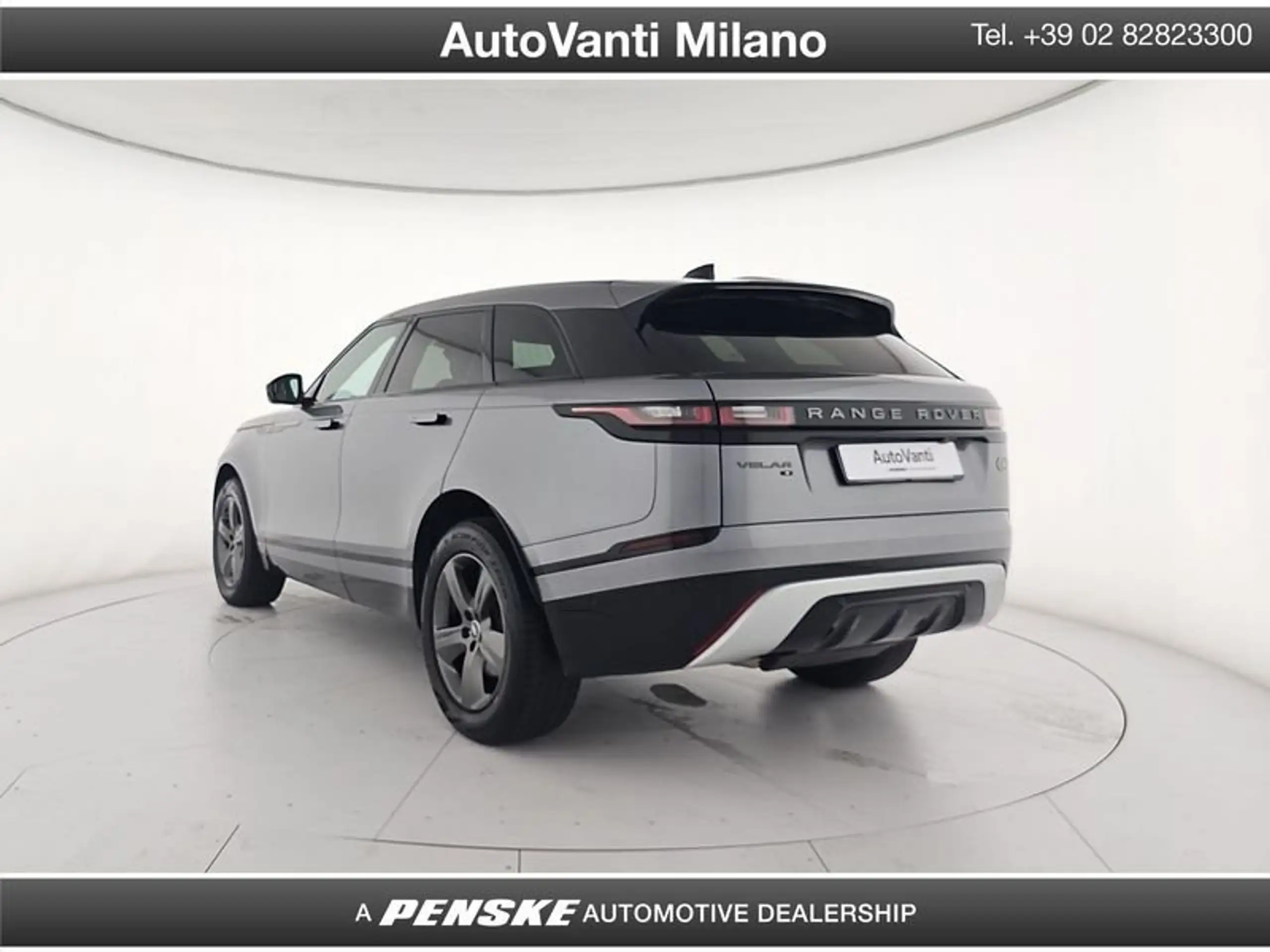 Land Rover - Range Rover Velar