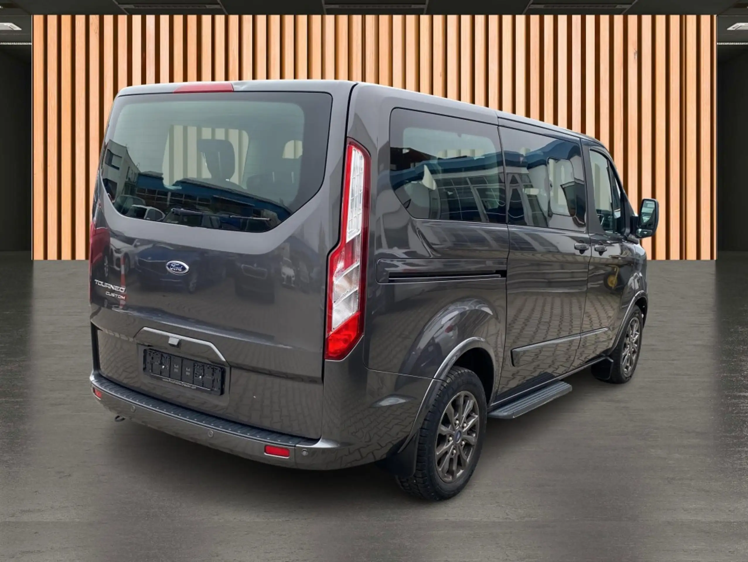 Ford - Tourneo Custom