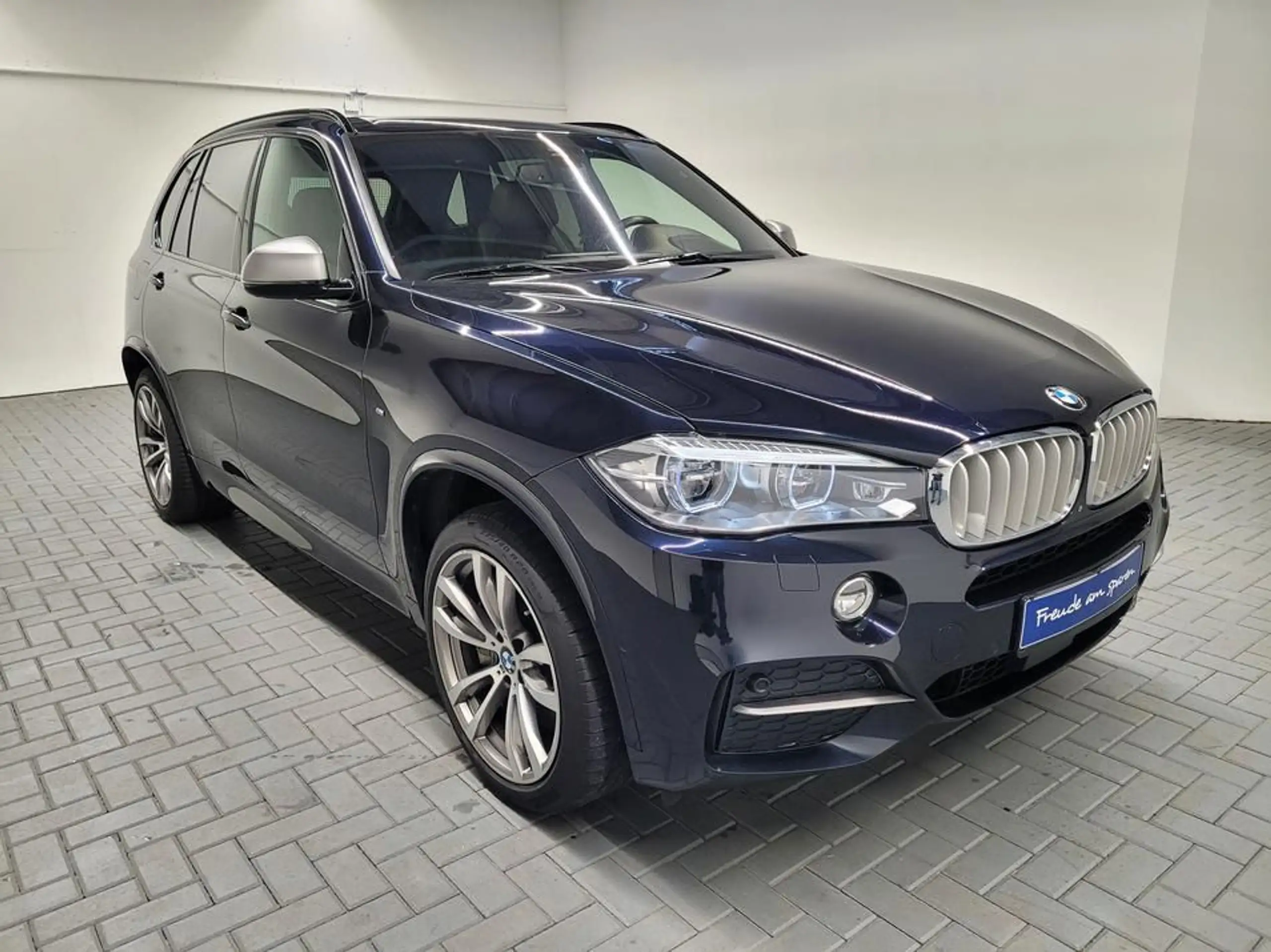 BMW - X5 M