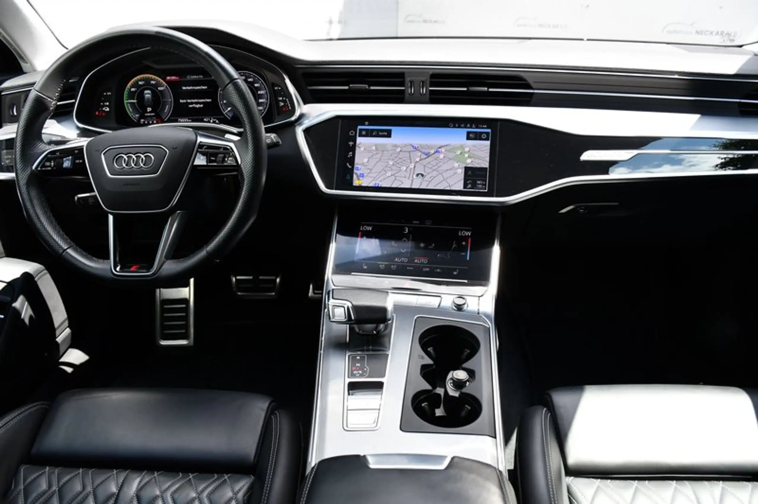 Audi - A6