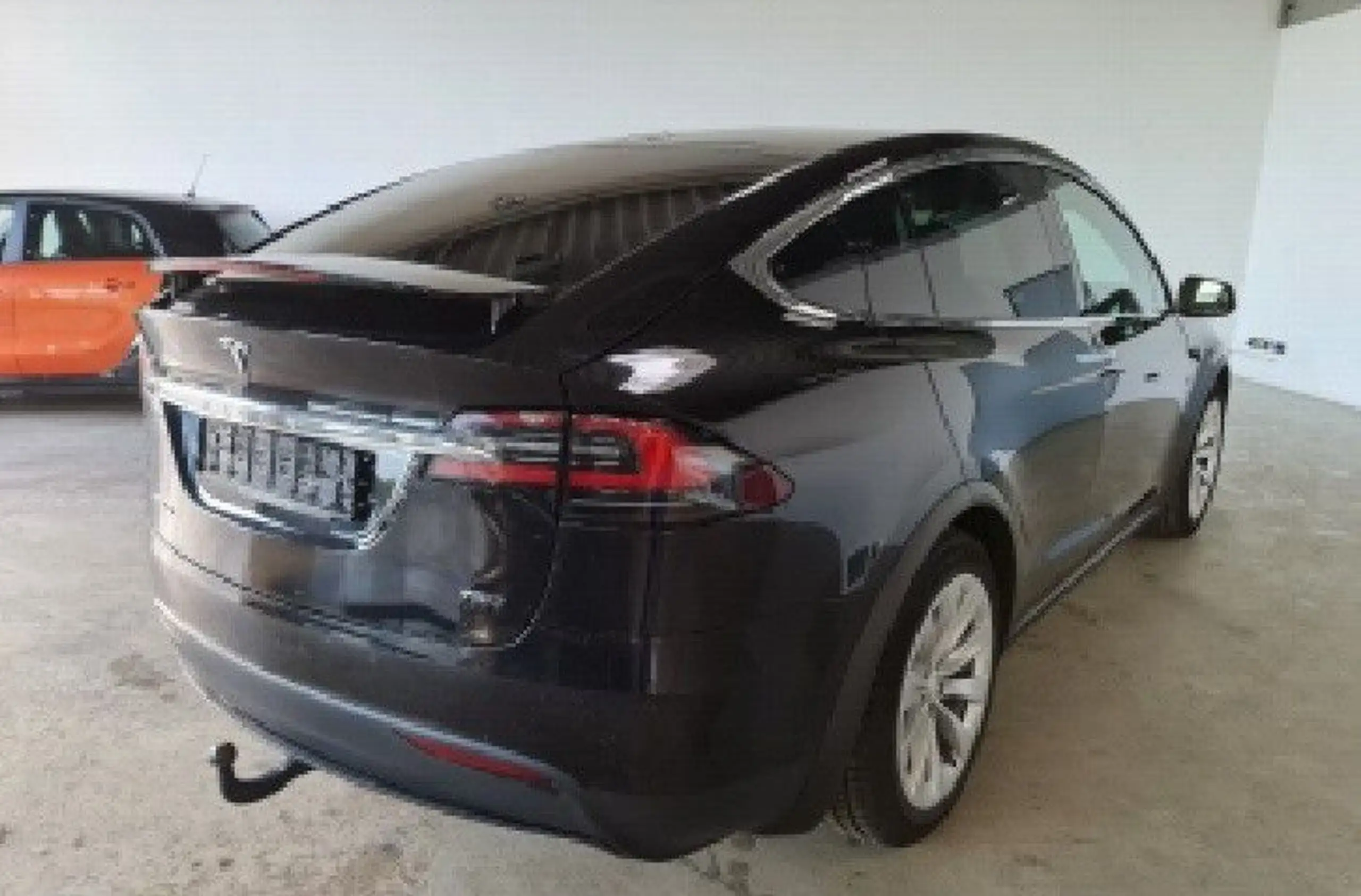 Tesla - Model X