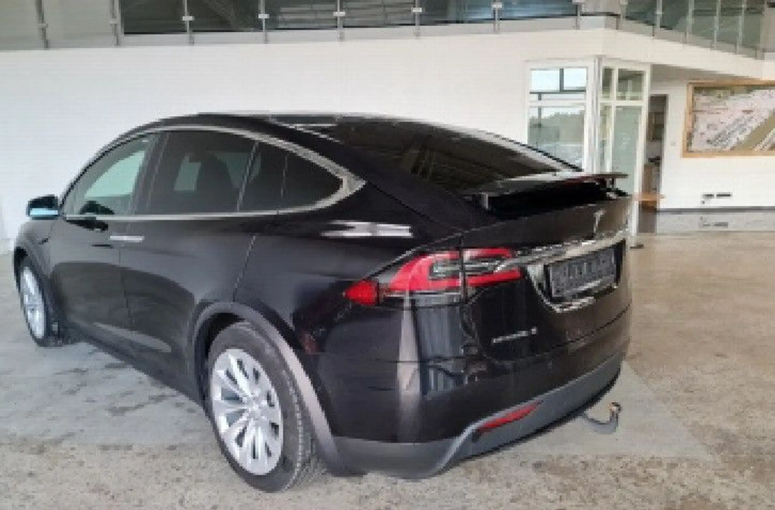 Tesla - Model X