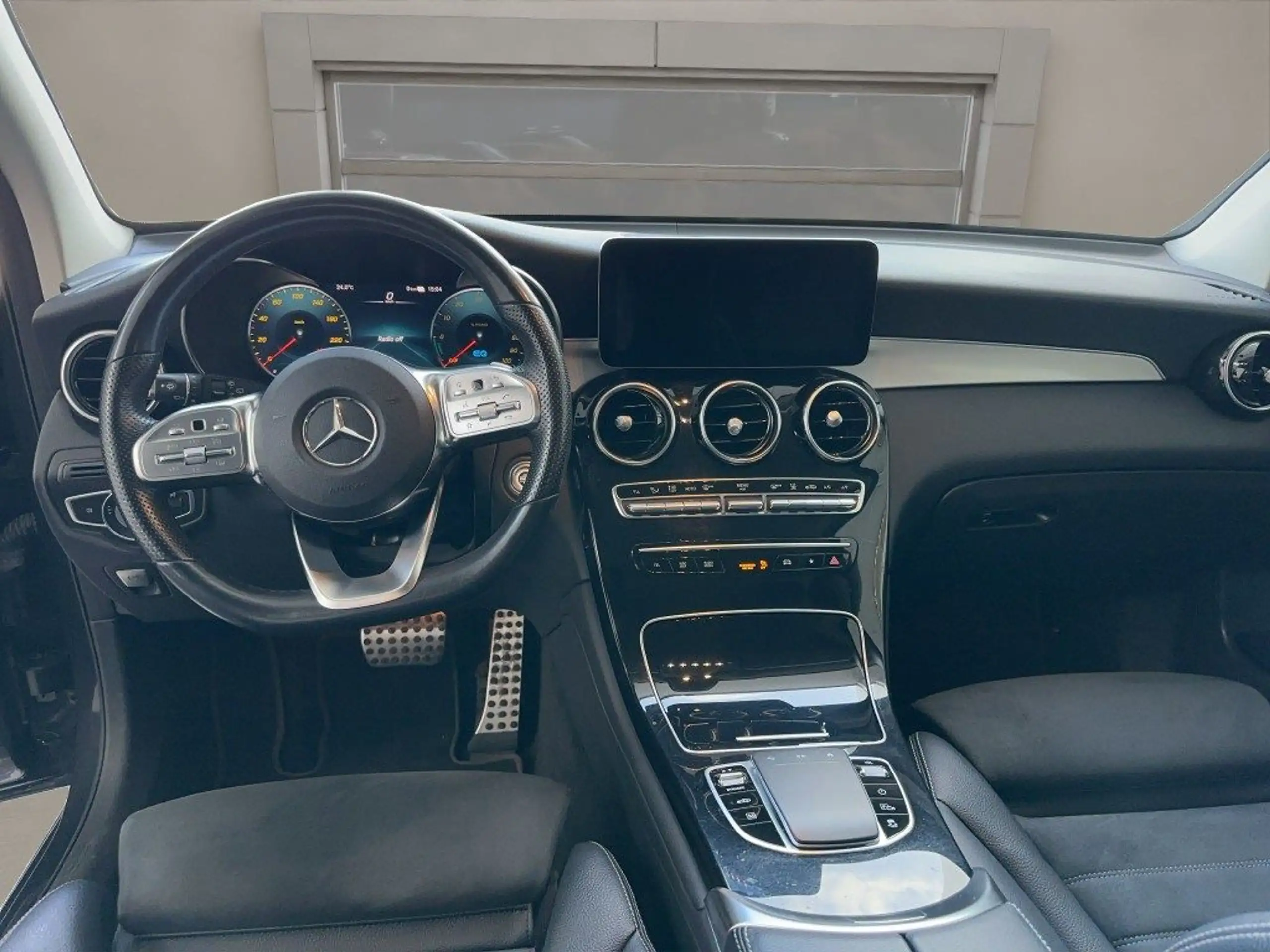 Mercedes-Benz - GLC 300