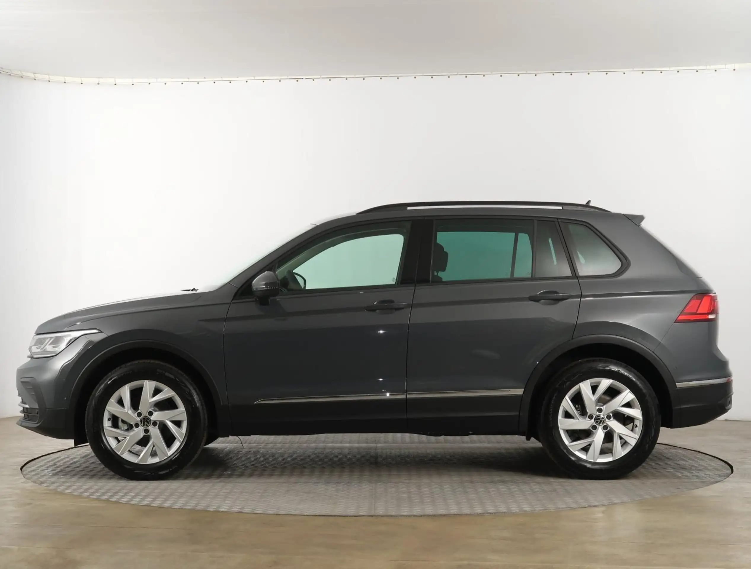 Volkswagen - Tiguan