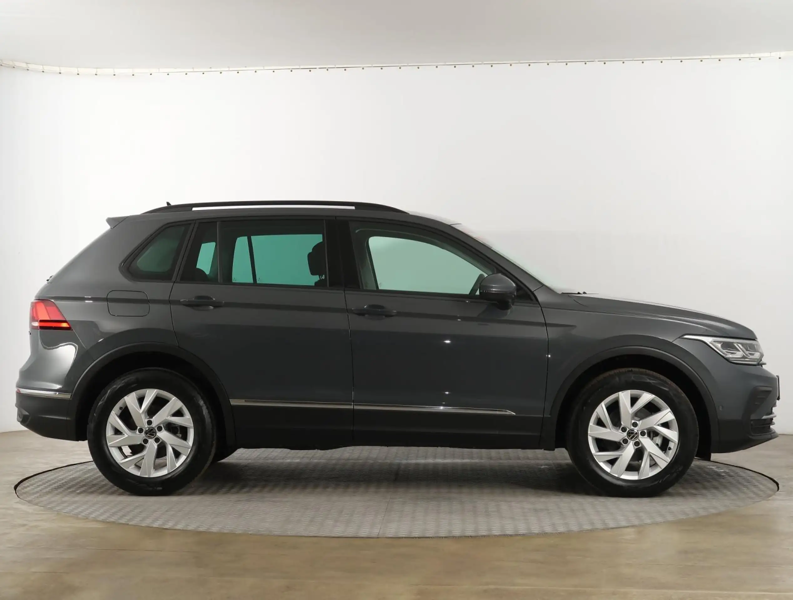 Volkswagen - Tiguan