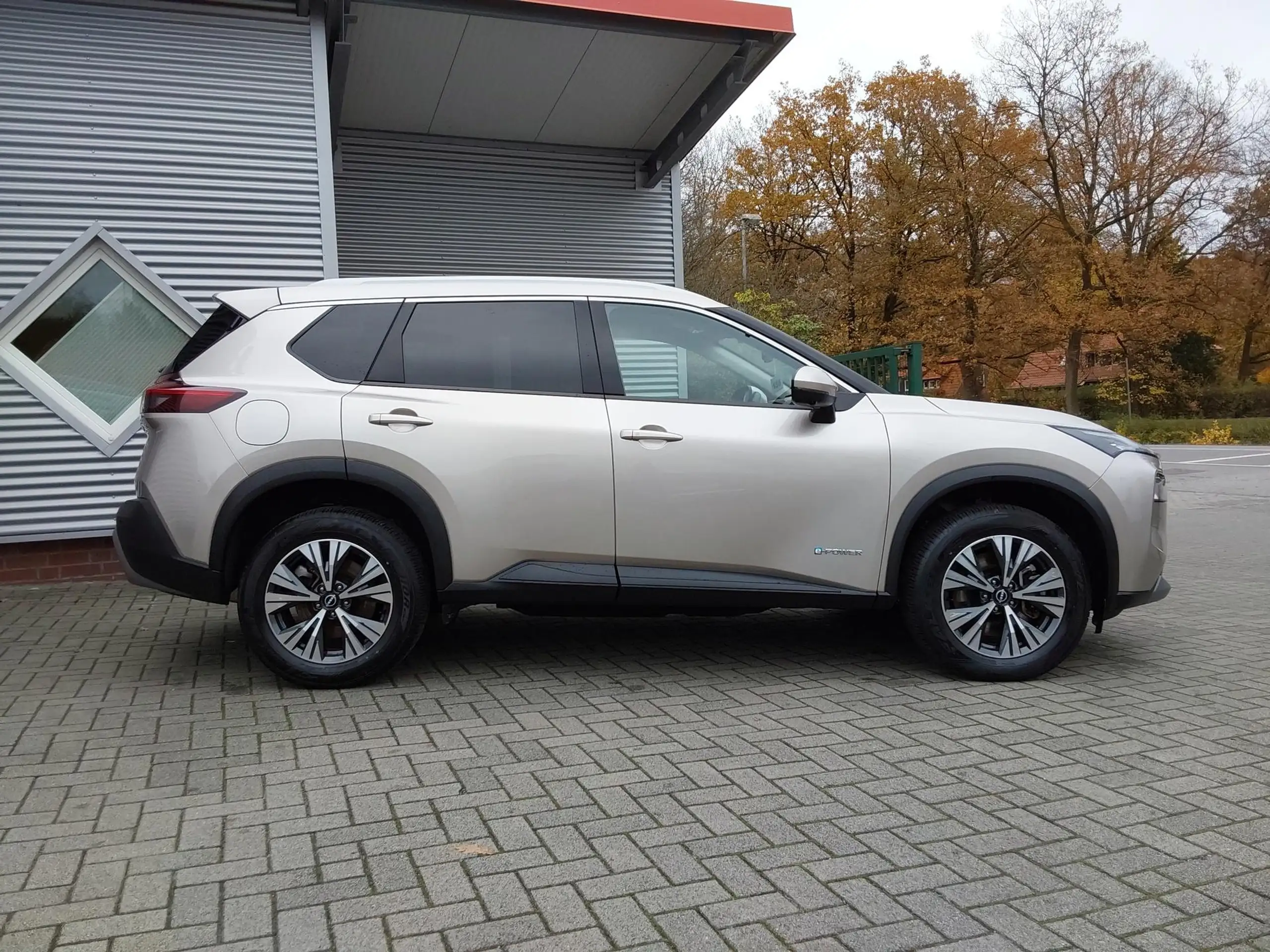 Nissan - X-Trail