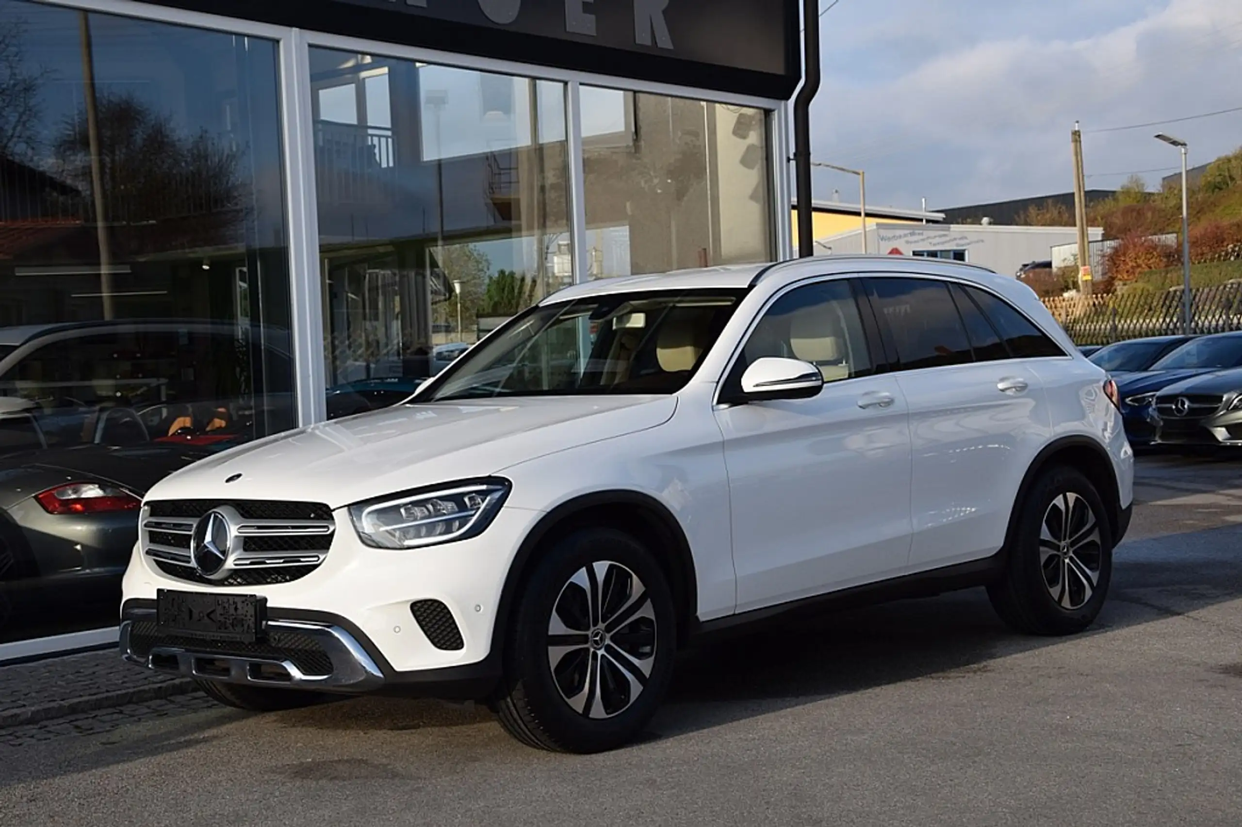 Mercedes-Benz - GLC 200