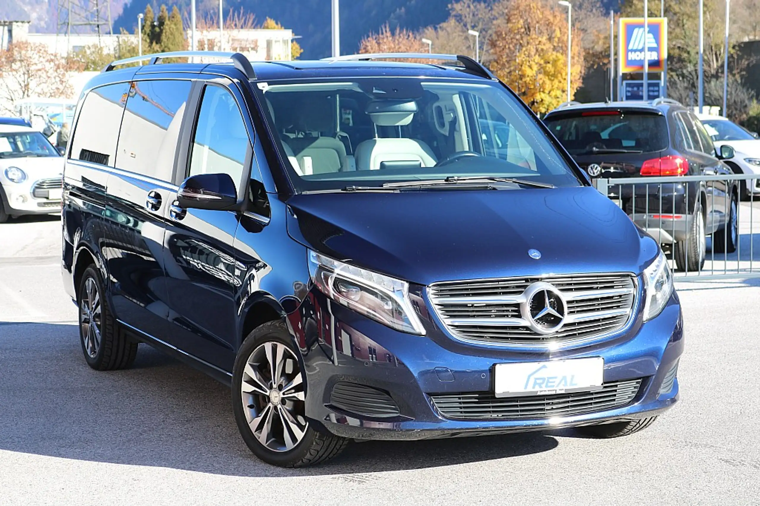 Mercedes-Benz - V 250