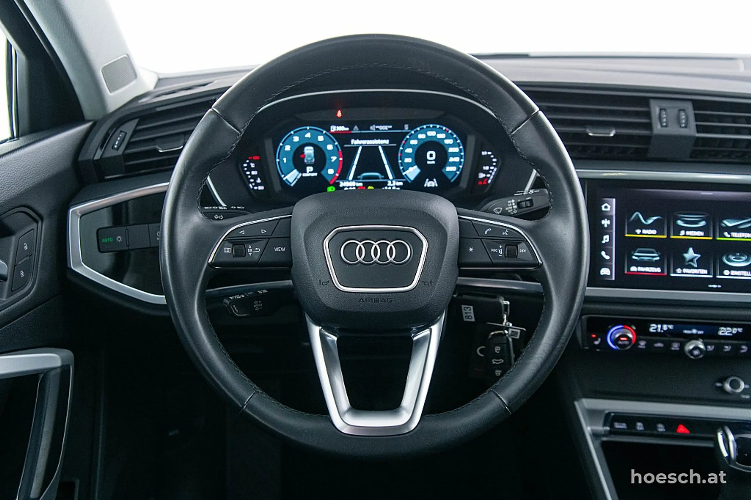 Audi - Q3