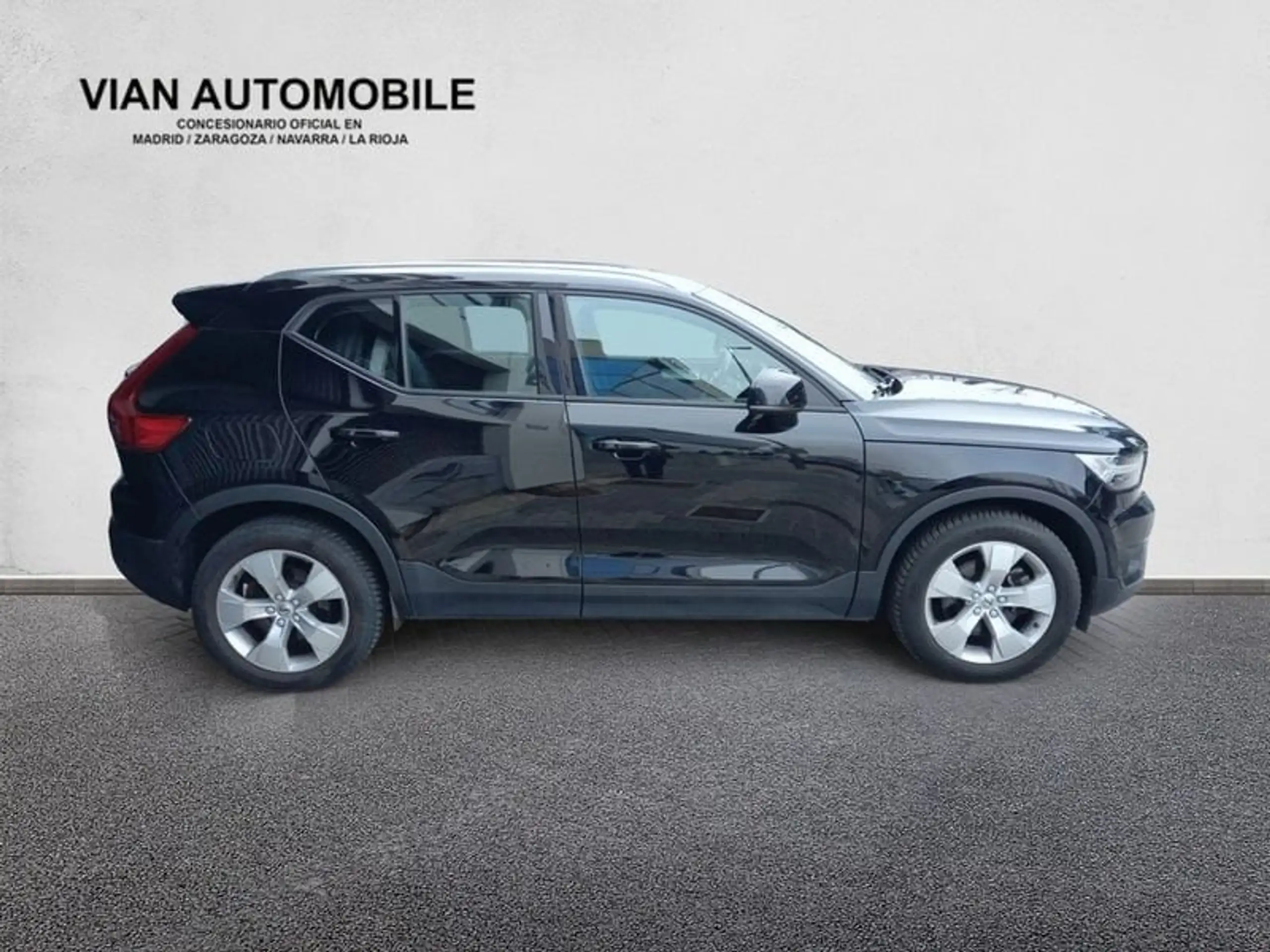 Volvo - XC40