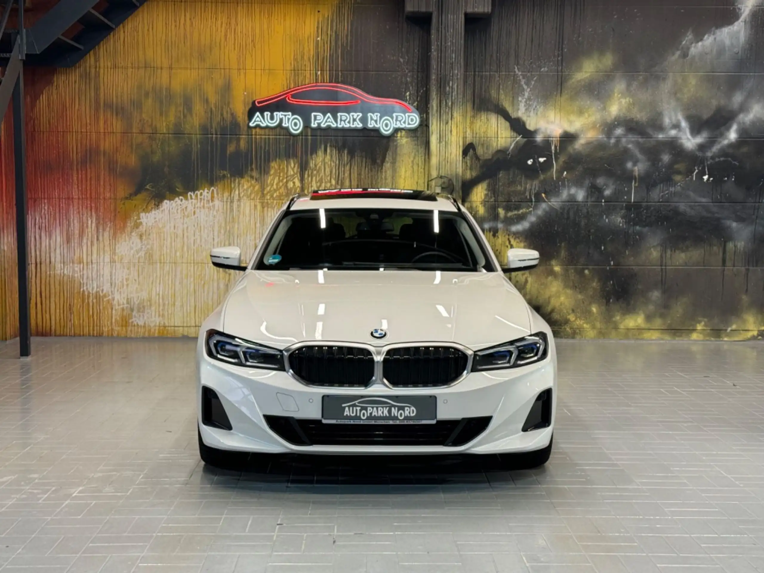 BMW - 320