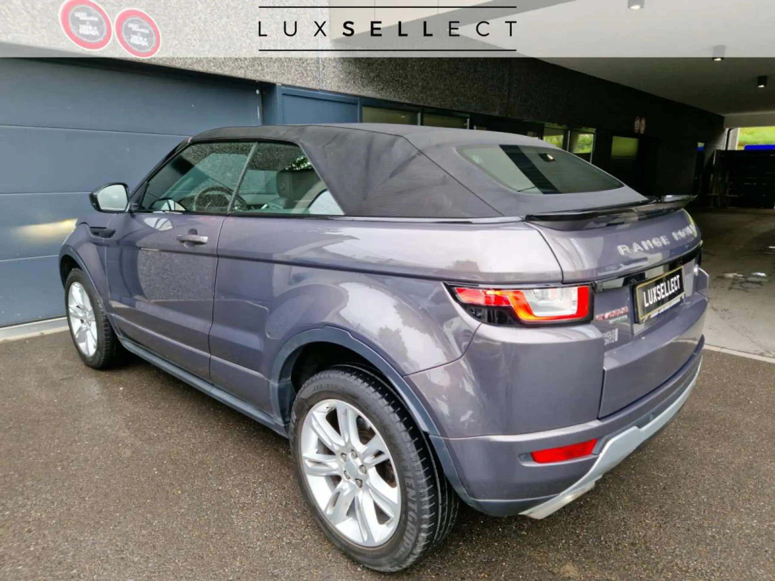 Land Rover - Range Rover Evoque