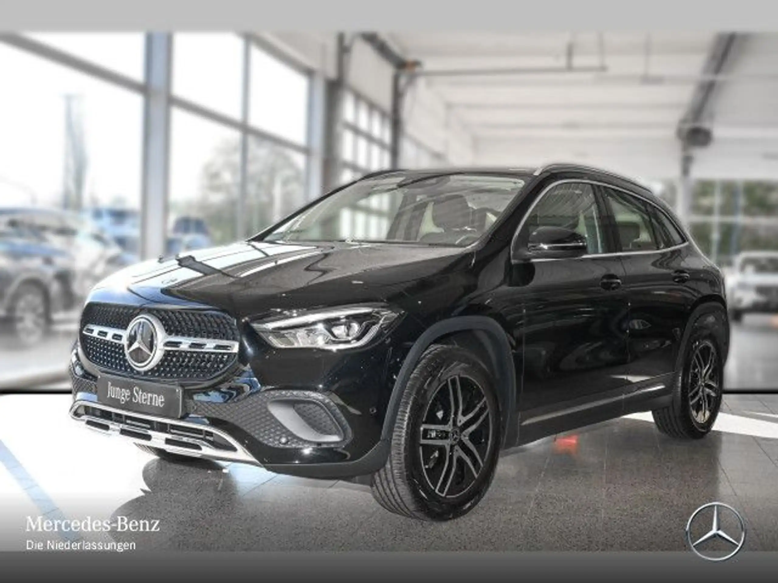 Mercedes-Benz - GLA 200