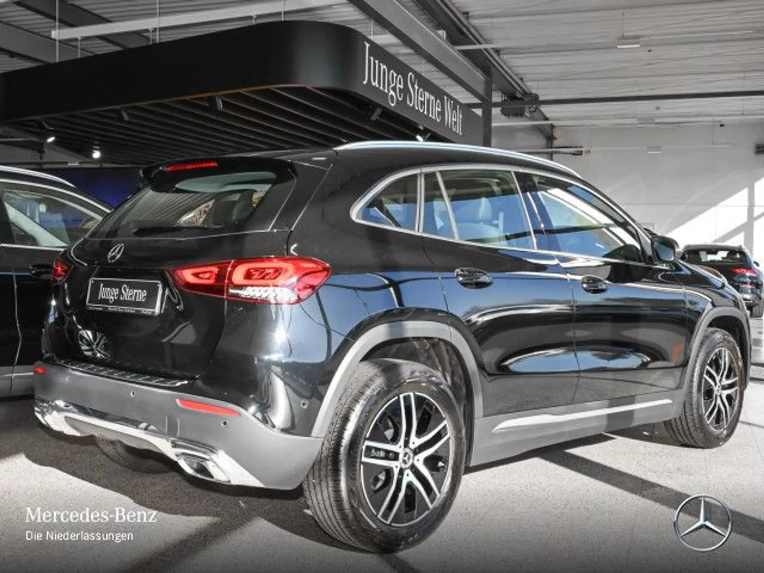 Mercedes-Benz - GLA 200