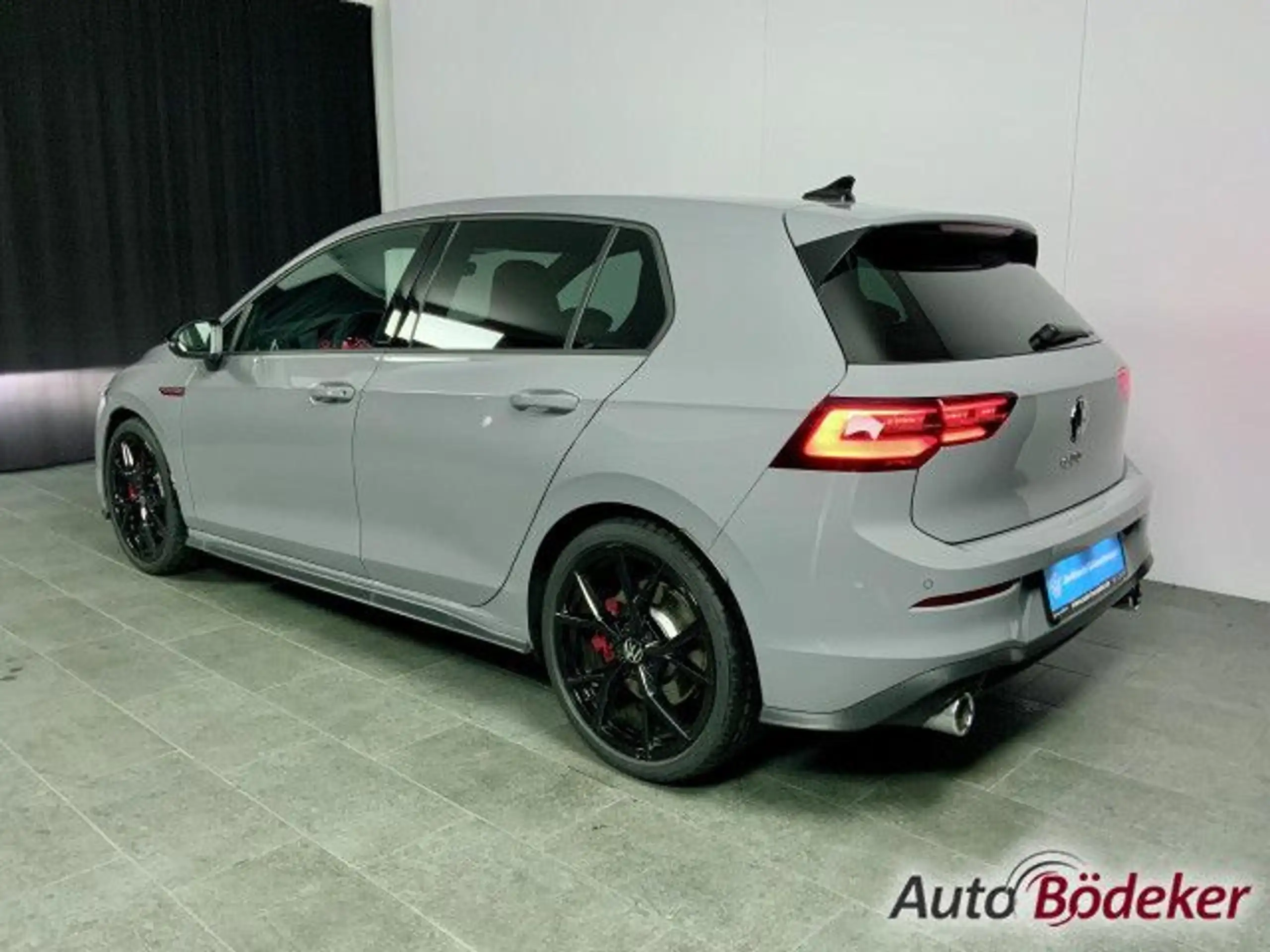 Volkswagen - Golf GTI