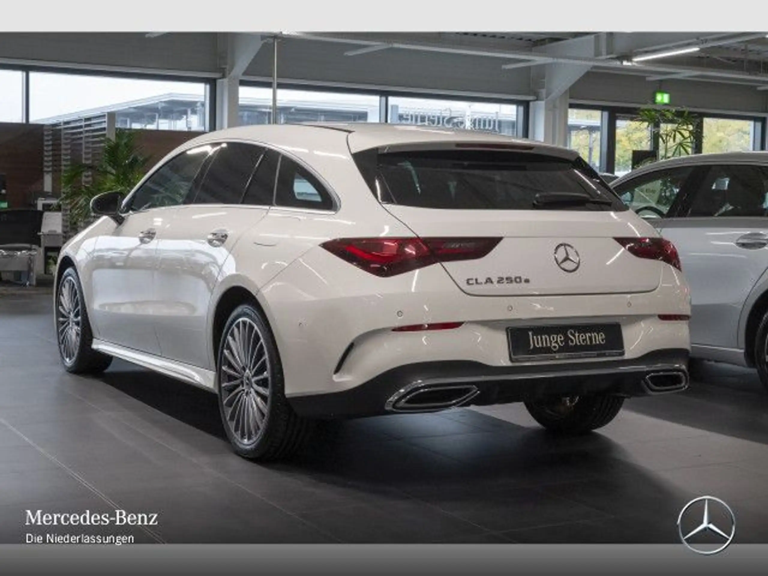 Mercedes-Benz - CLA 250