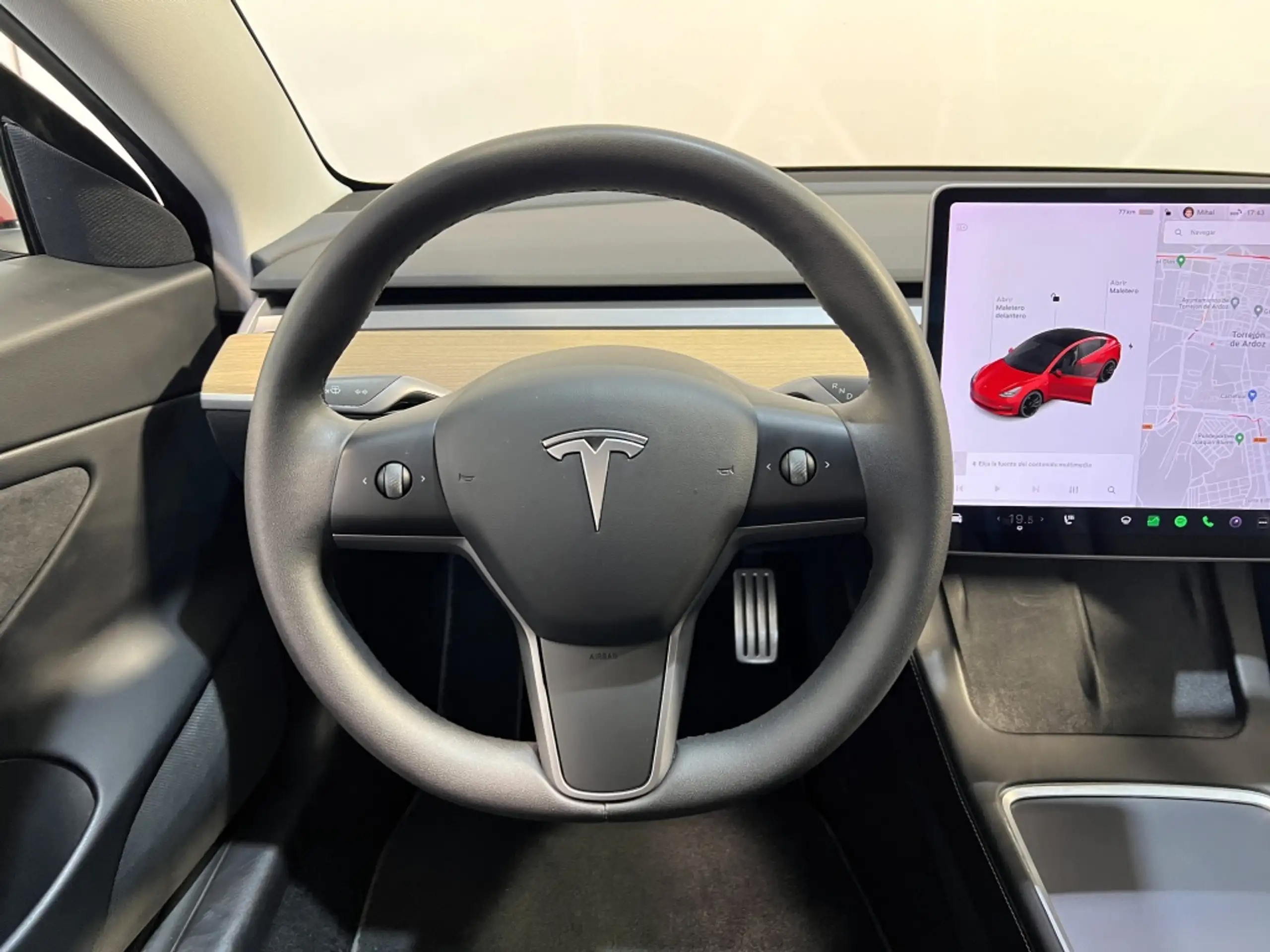 Tesla - Model 3