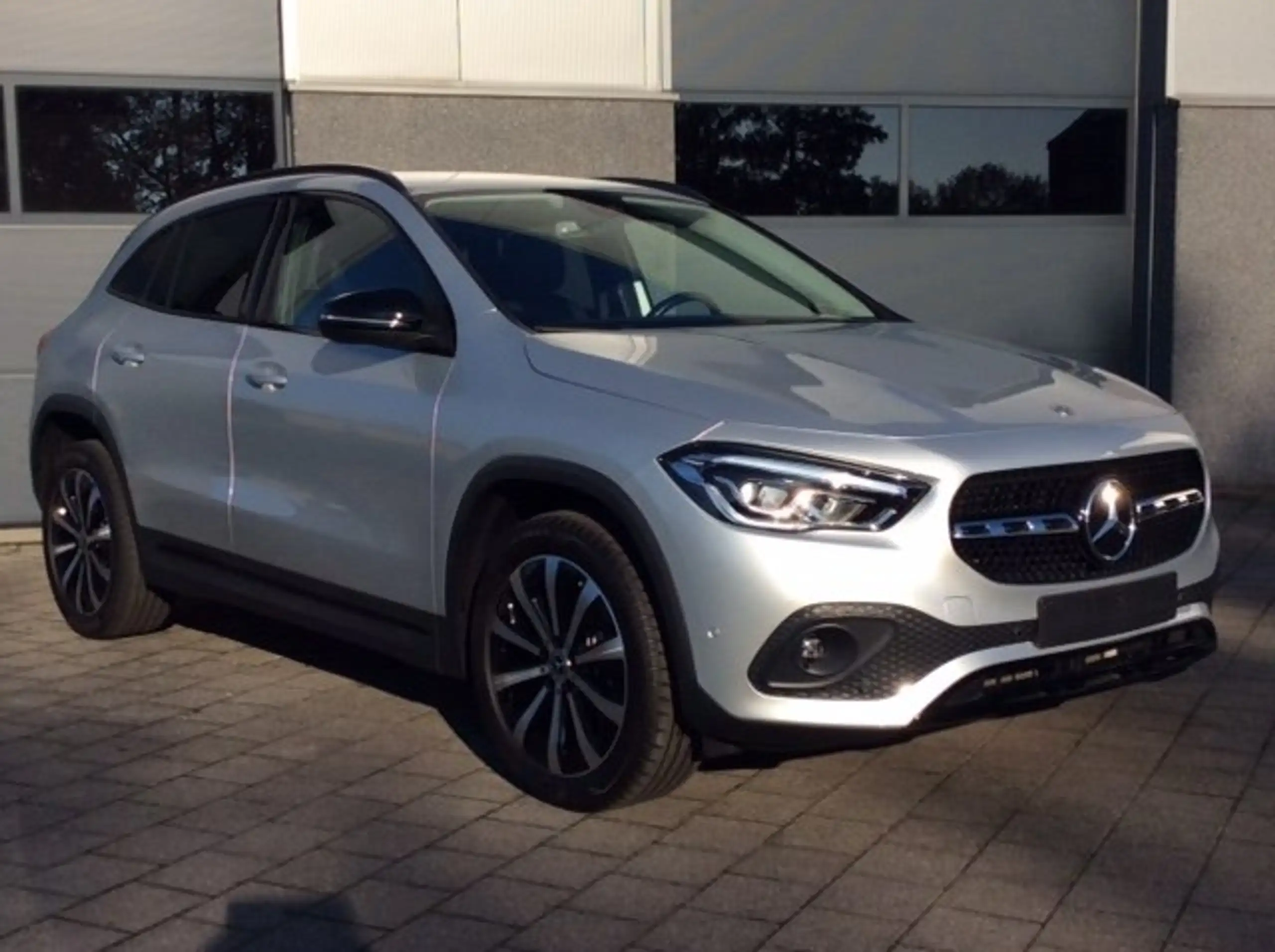 Mercedes-Benz - GLA 180