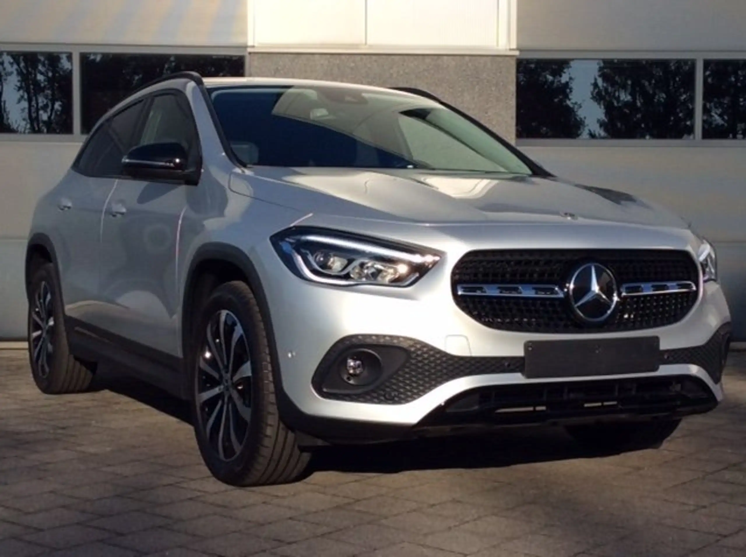 Mercedes-Benz - GLA 180