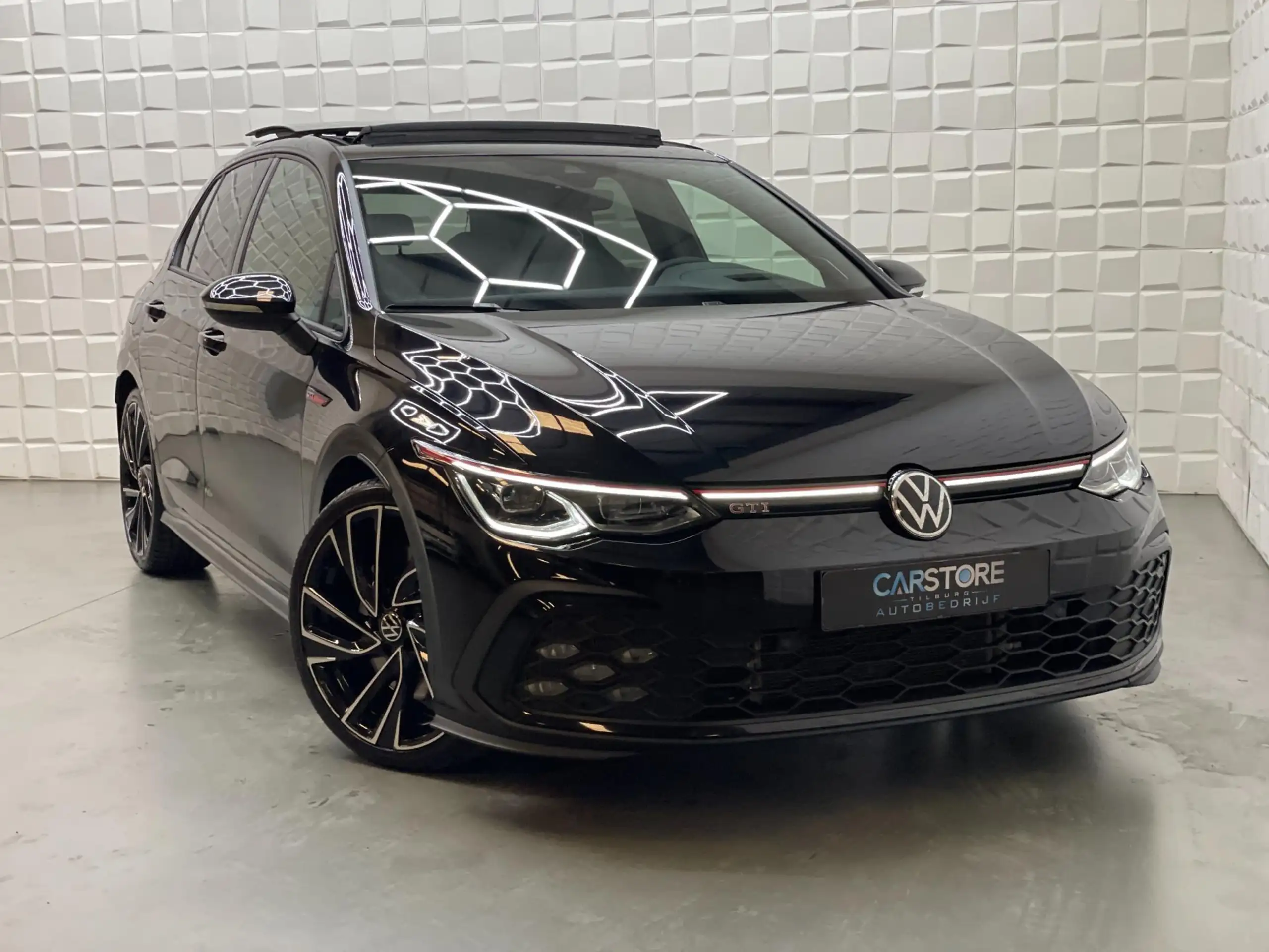 Volkswagen - Golf GTI