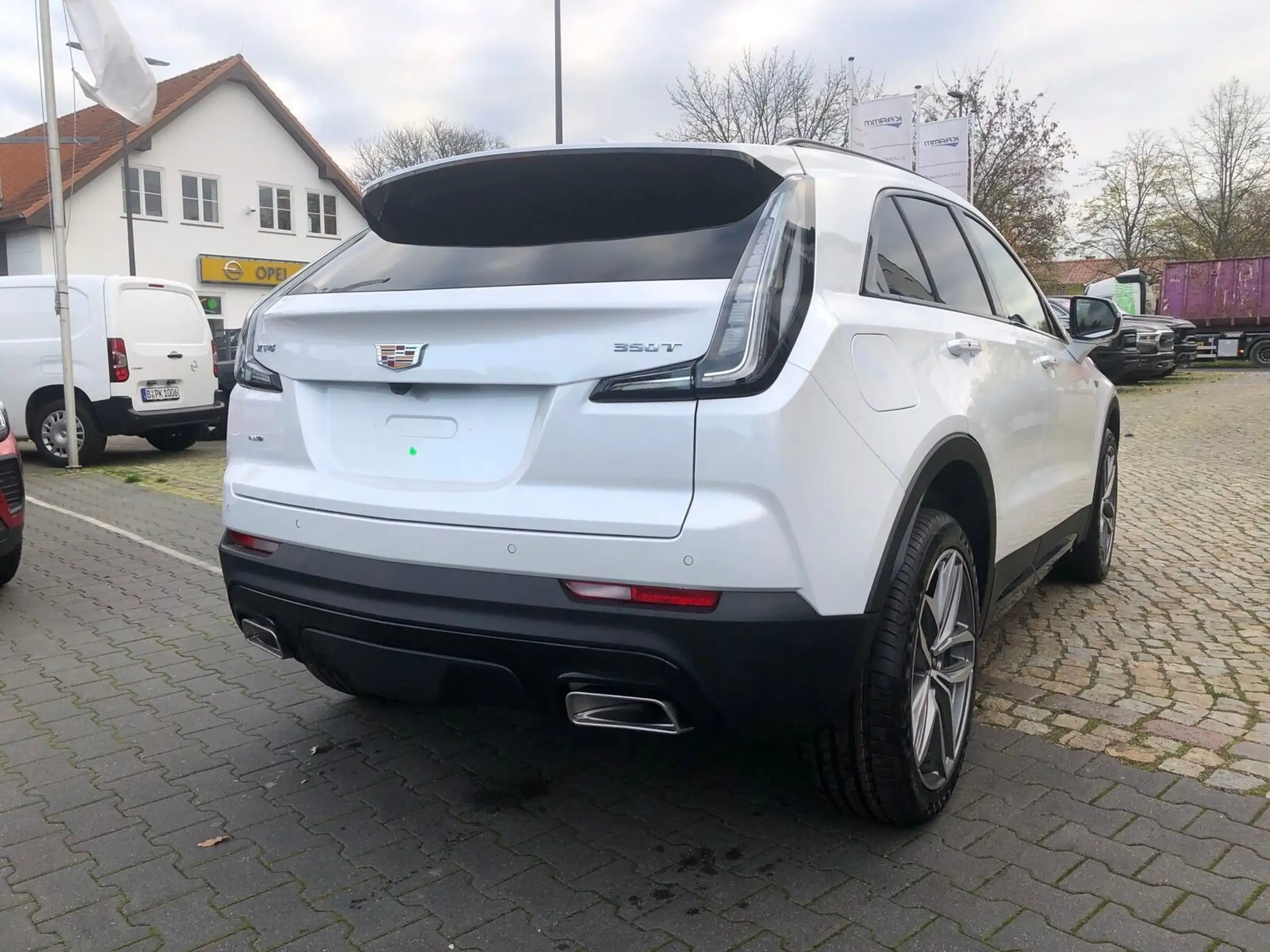 Cadillac - XT4