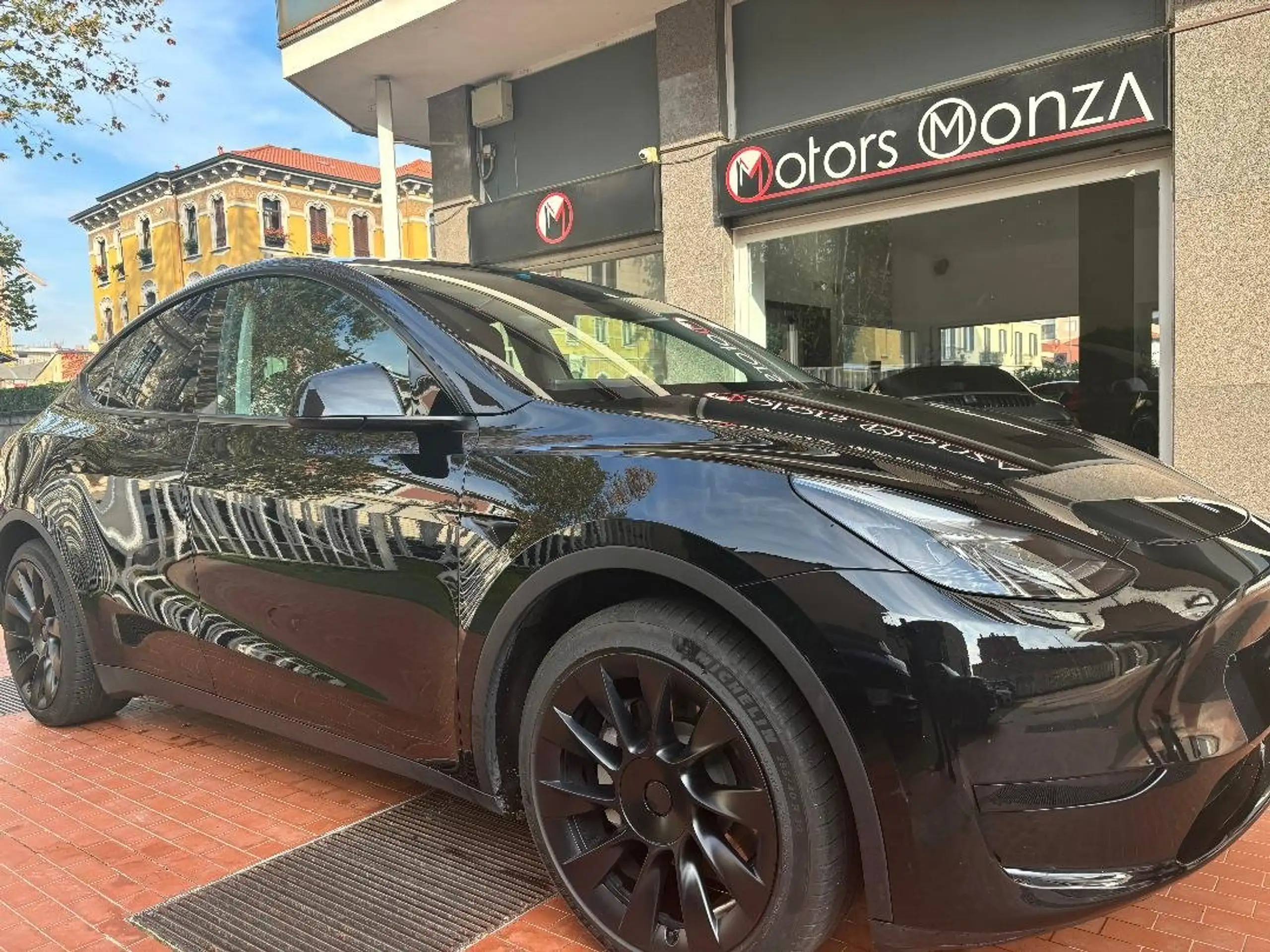 Tesla - Model Y