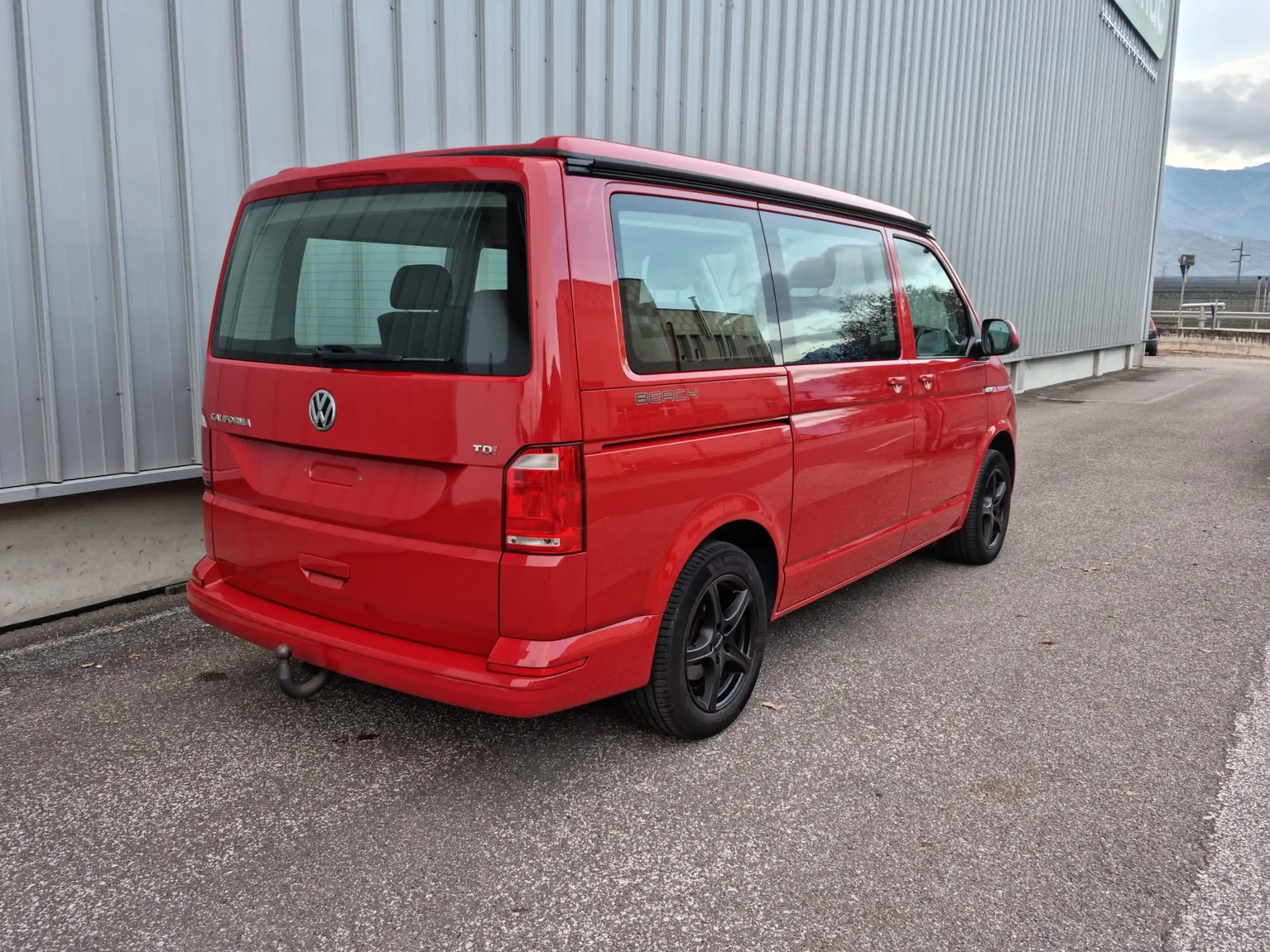 Volkswagen - T6 California