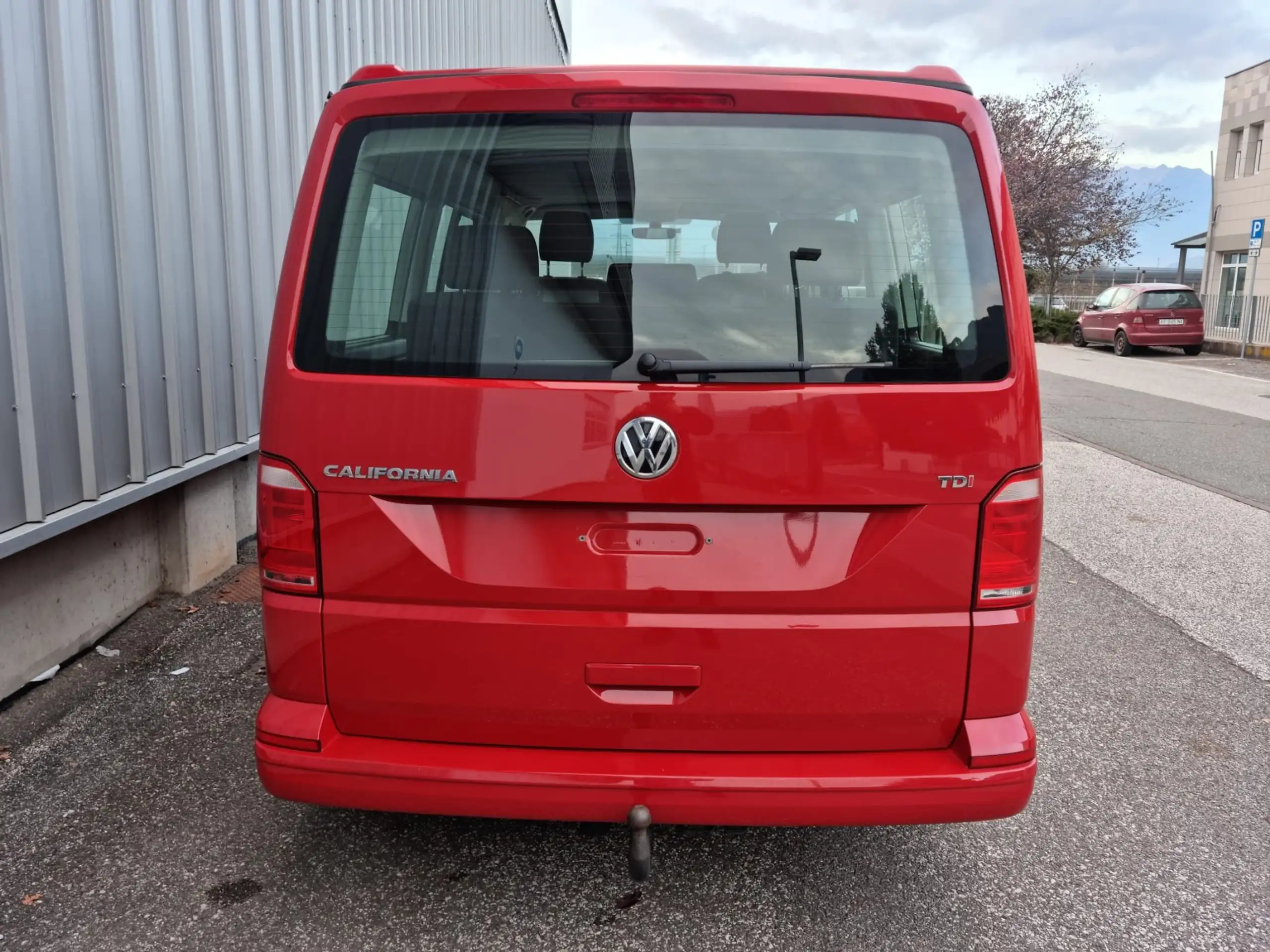 Volkswagen - T6 California