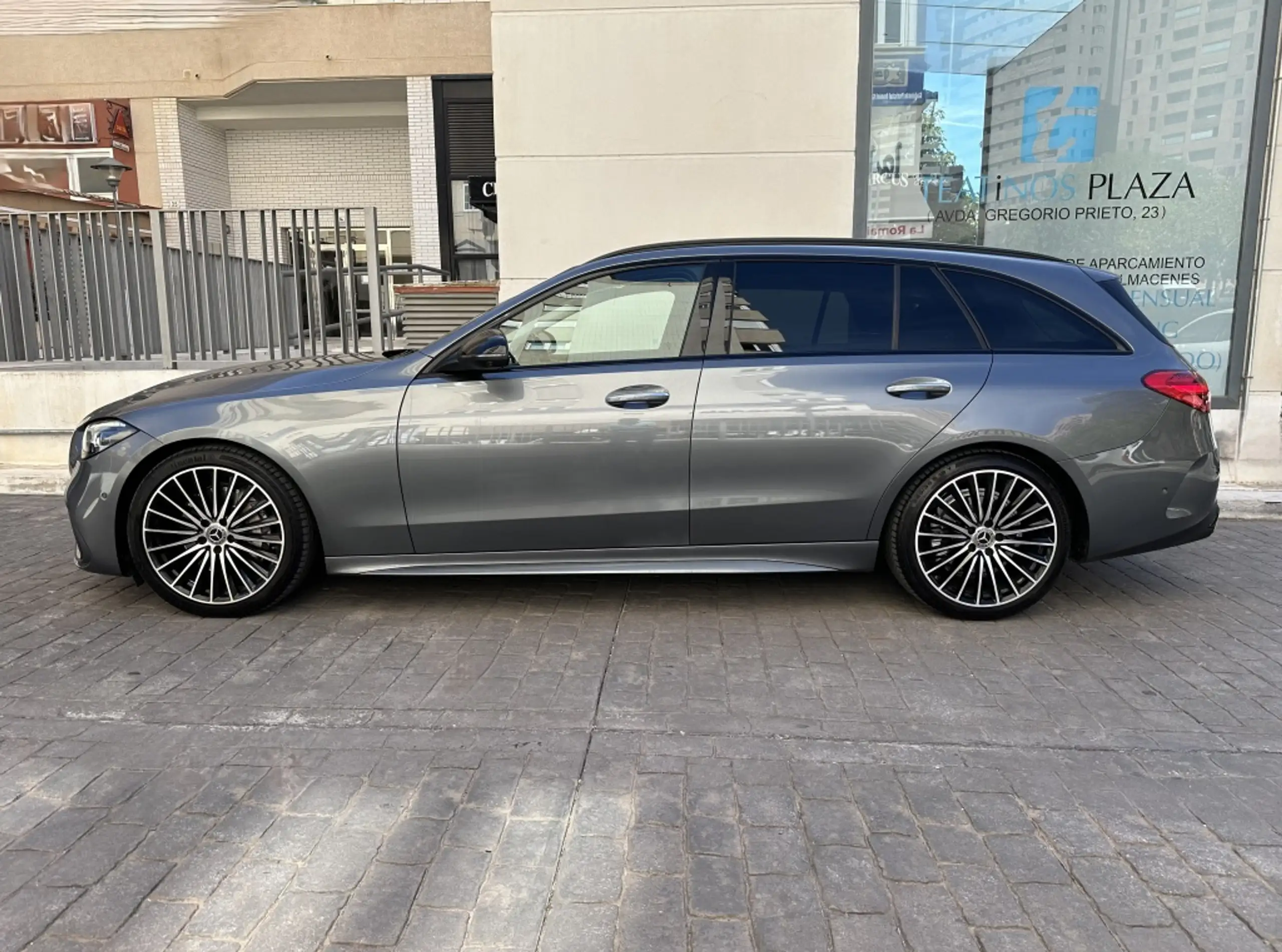 Mercedes-Benz - C 220