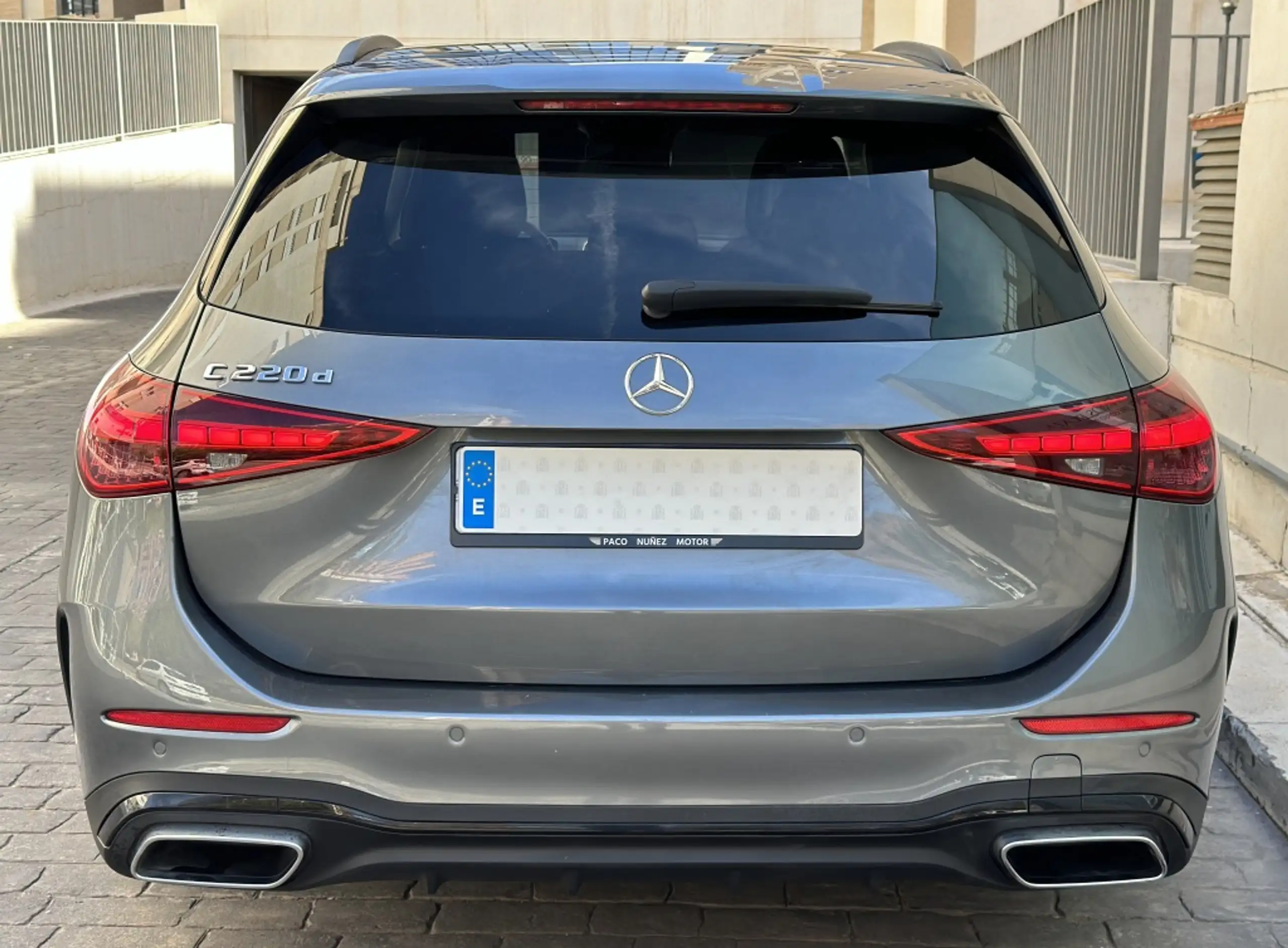 Mercedes-Benz - C 220