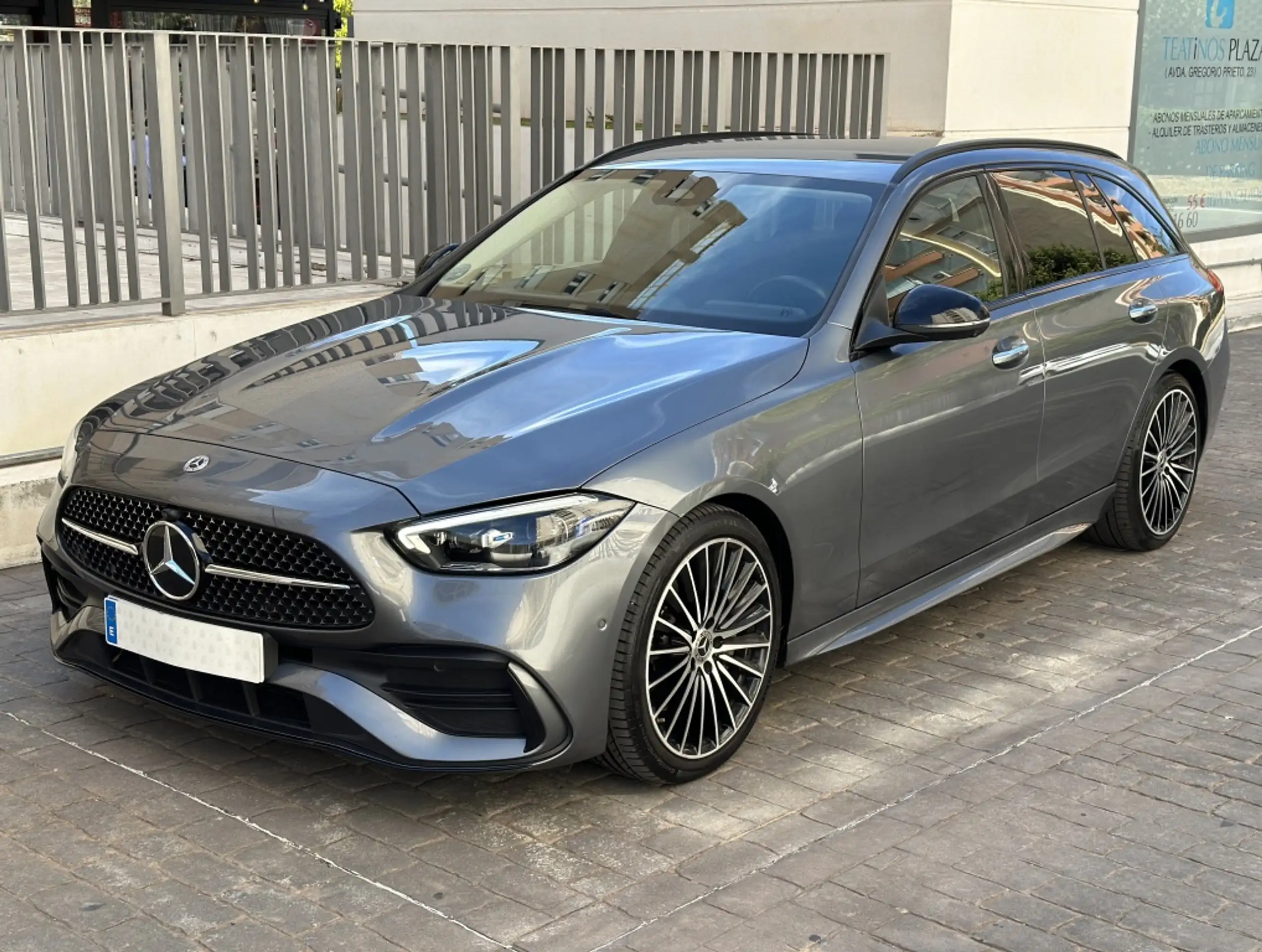 Mercedes-Benz - C 220