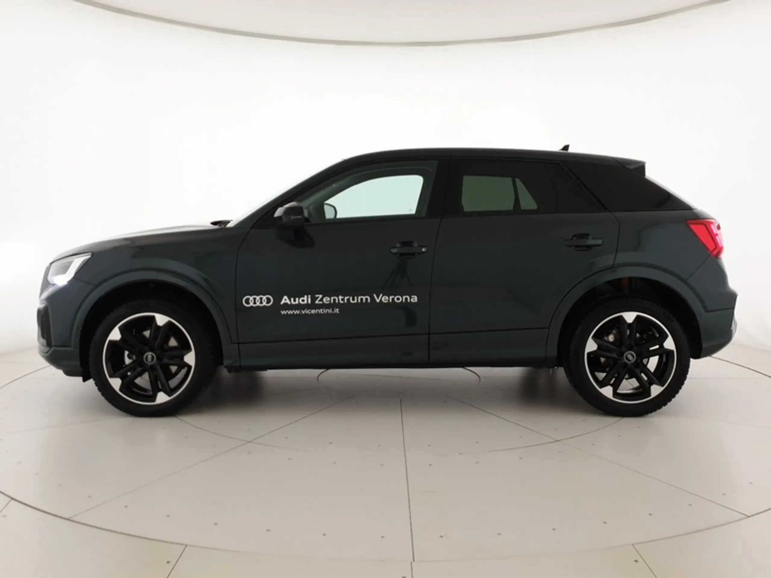 Audi - Q2