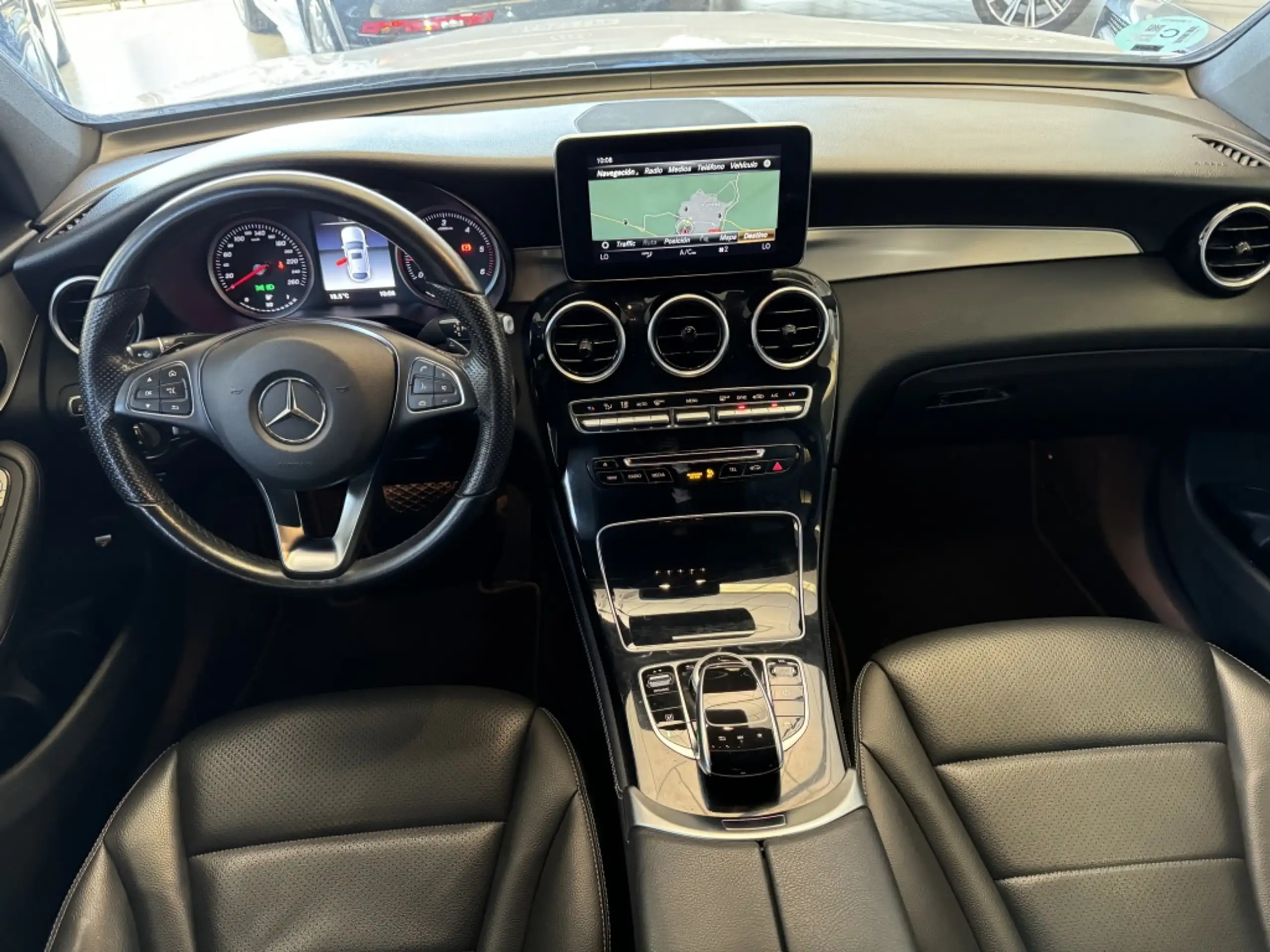 Mercedes-Benz - GLC 220