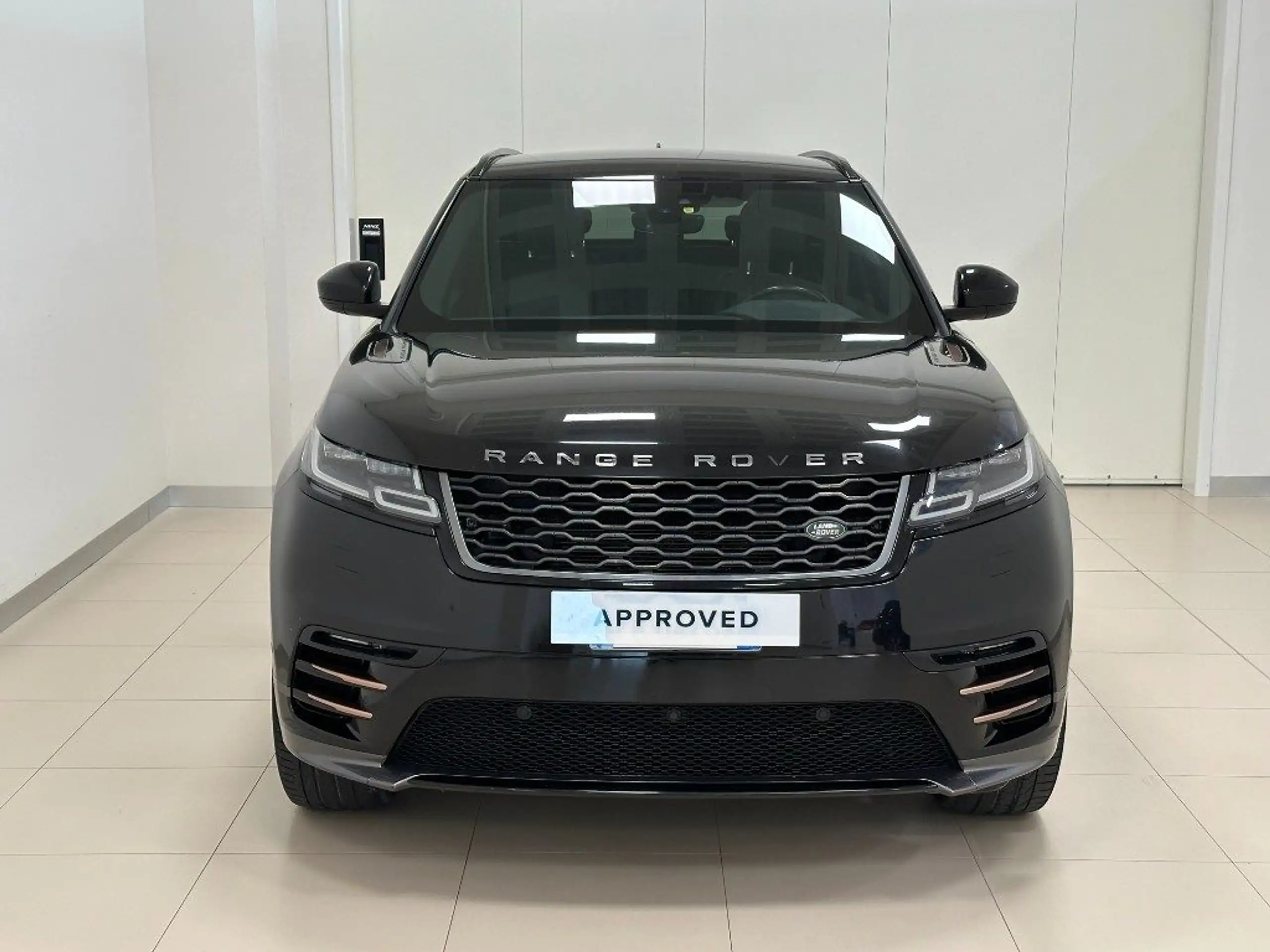 Land Rover - Range Rover Velar