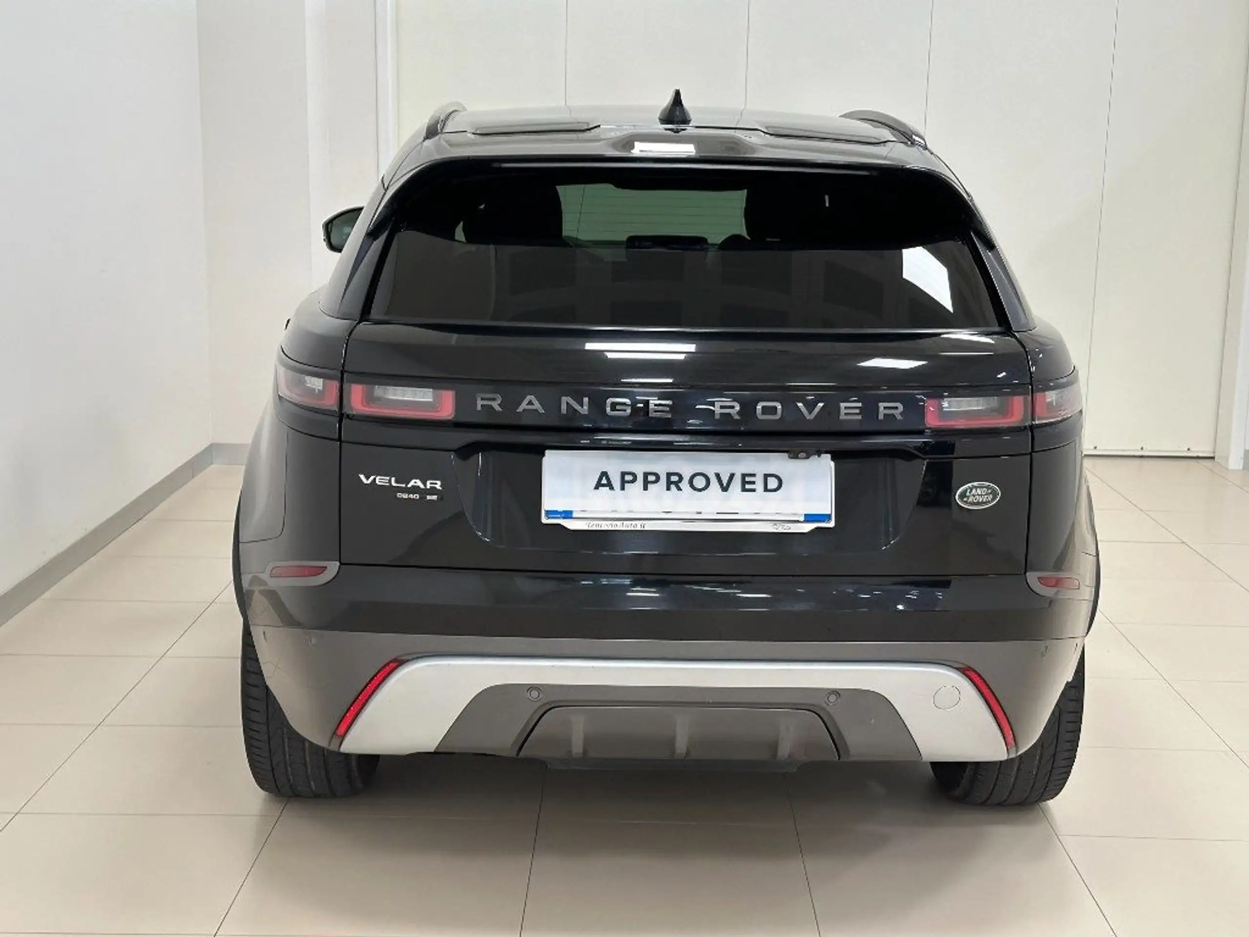 Land Rover - Range Rover Velar