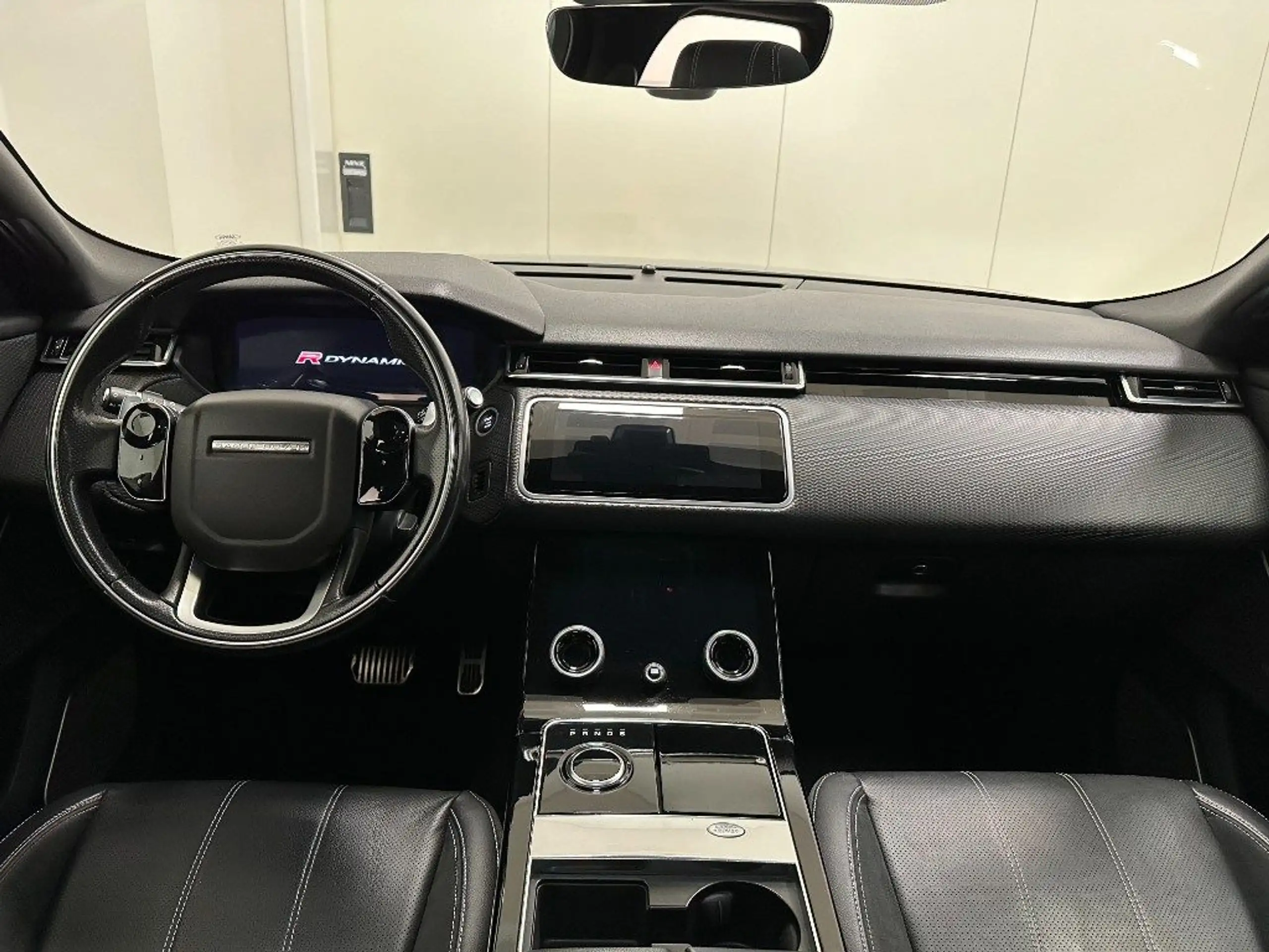 Land Rover - Range Rover Velar