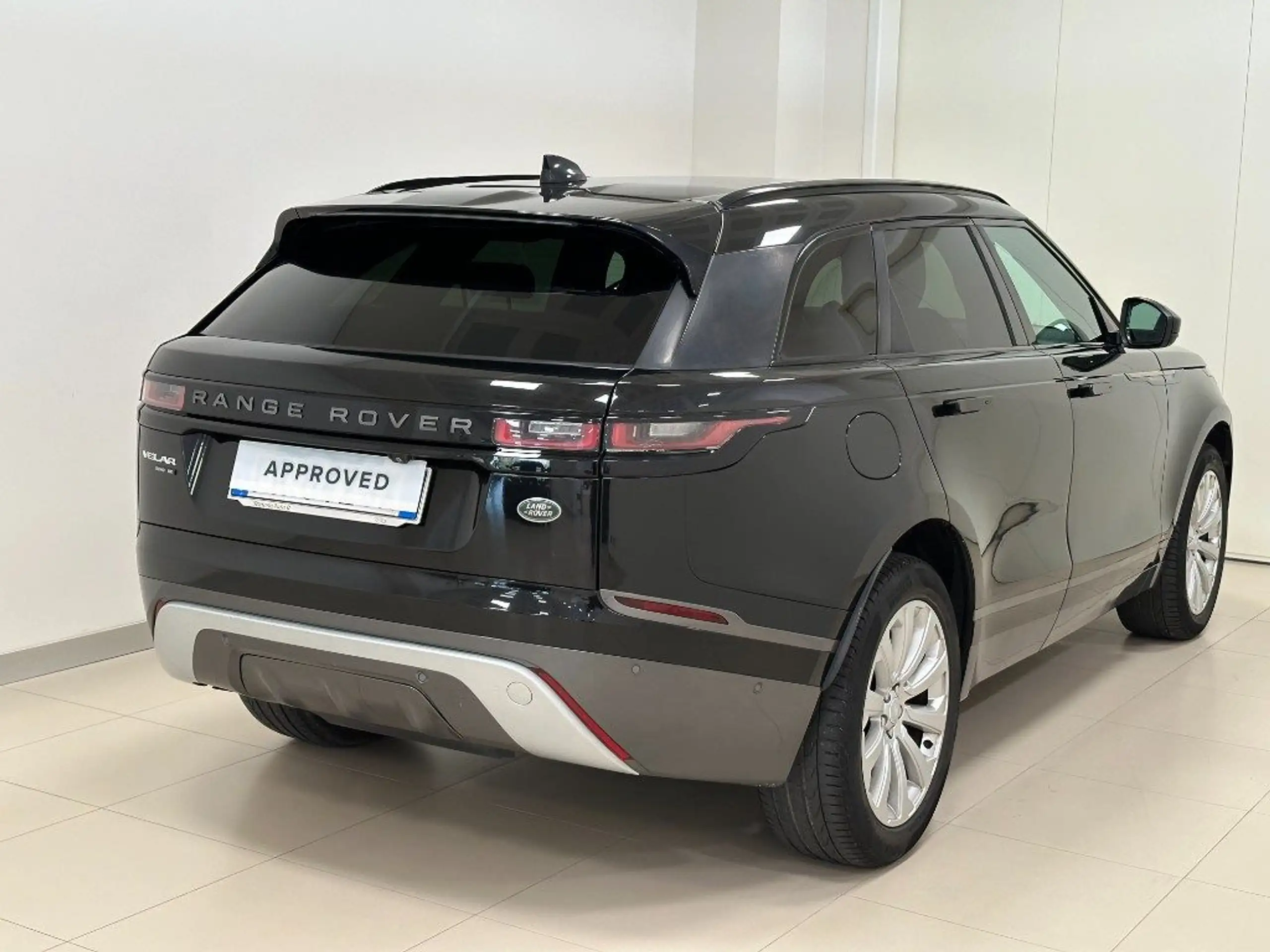 Land Rover - Range Rover Velar