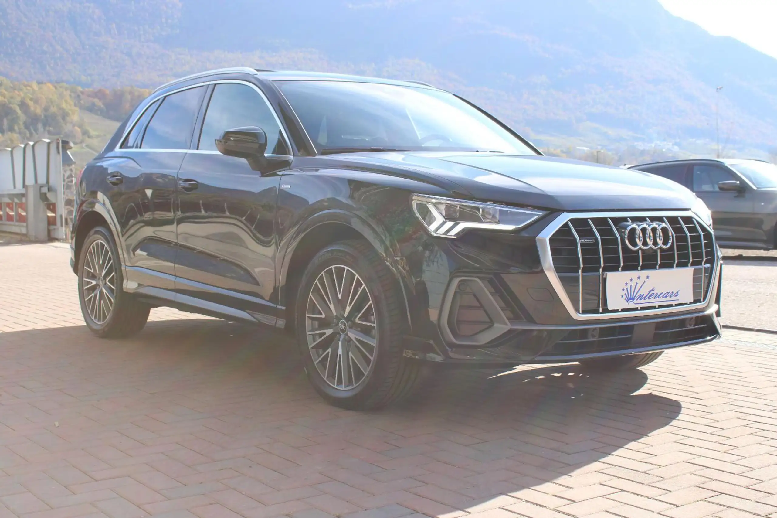 Audi - Q3