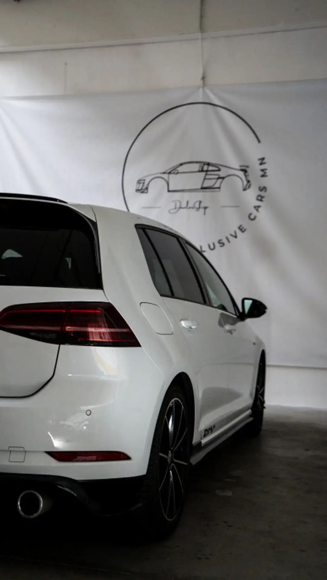 Volkswagen - Golf GTI