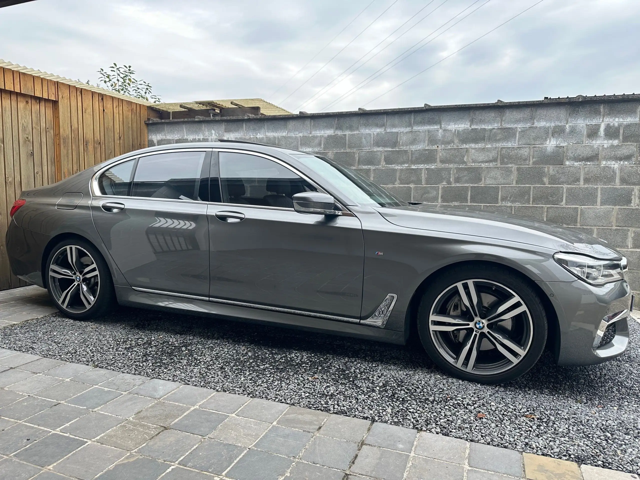 BMW 740 2018