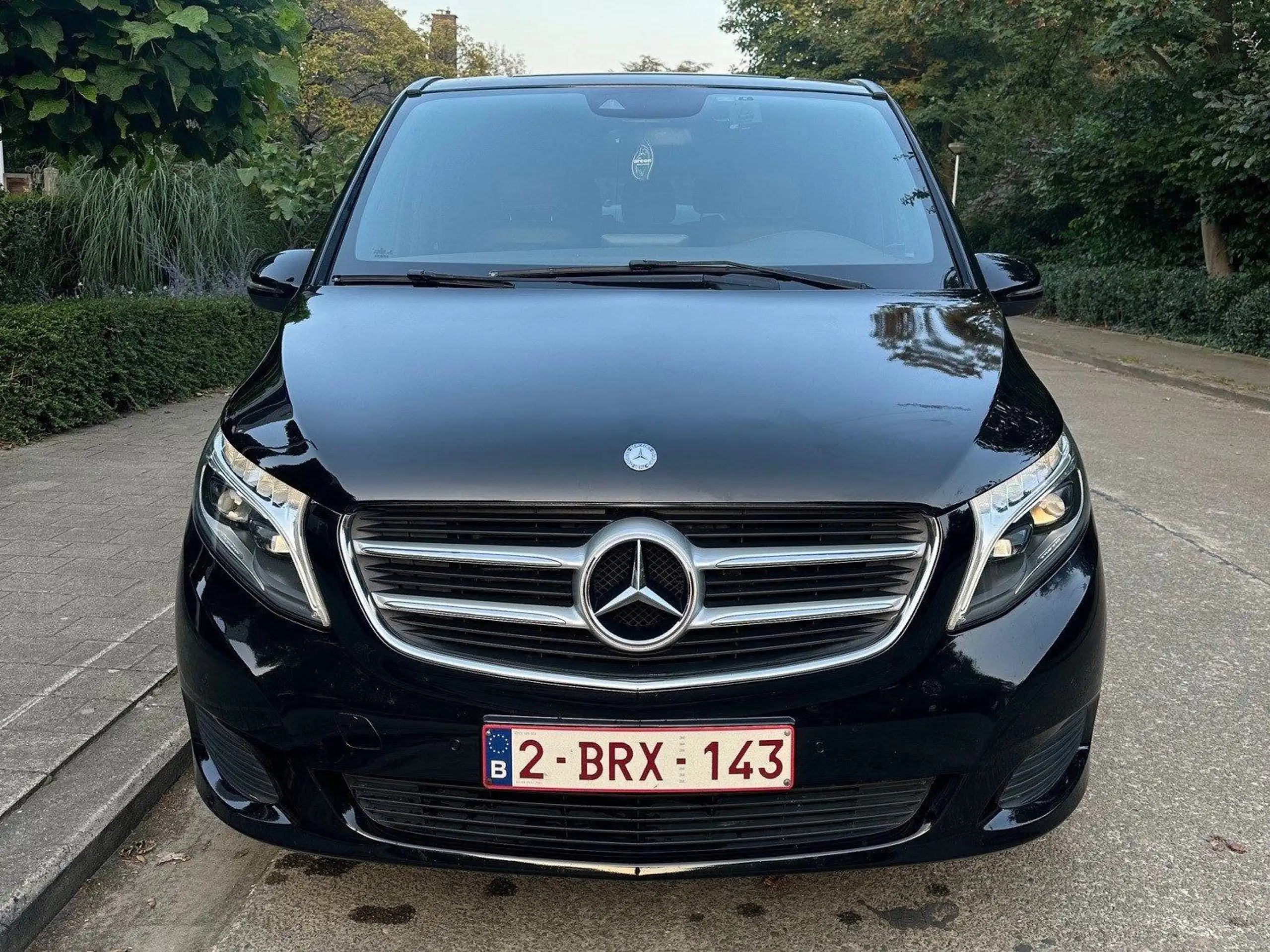 Mercedes-Benz - V 220