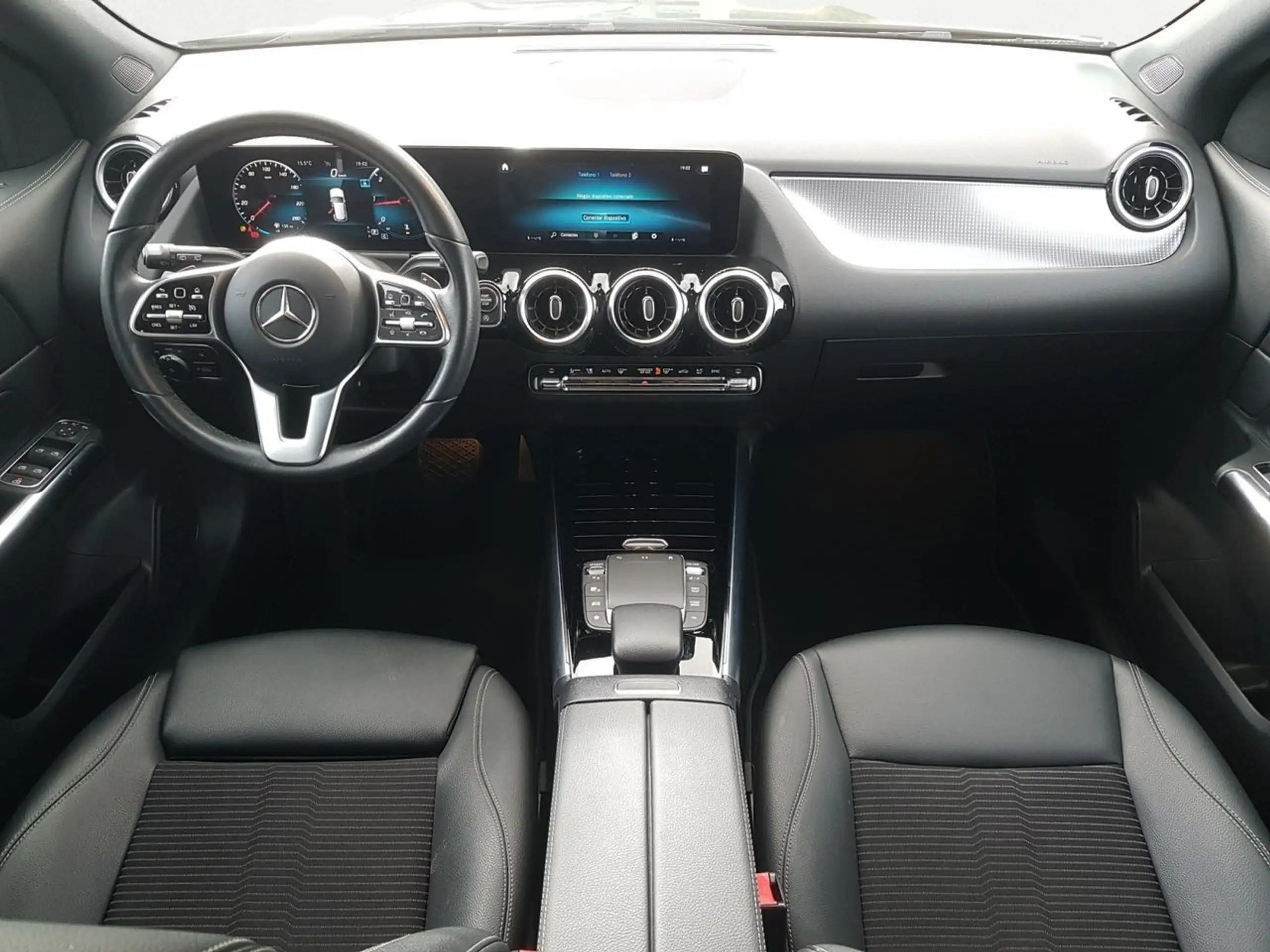 Mercedes-Benz - GLA 200