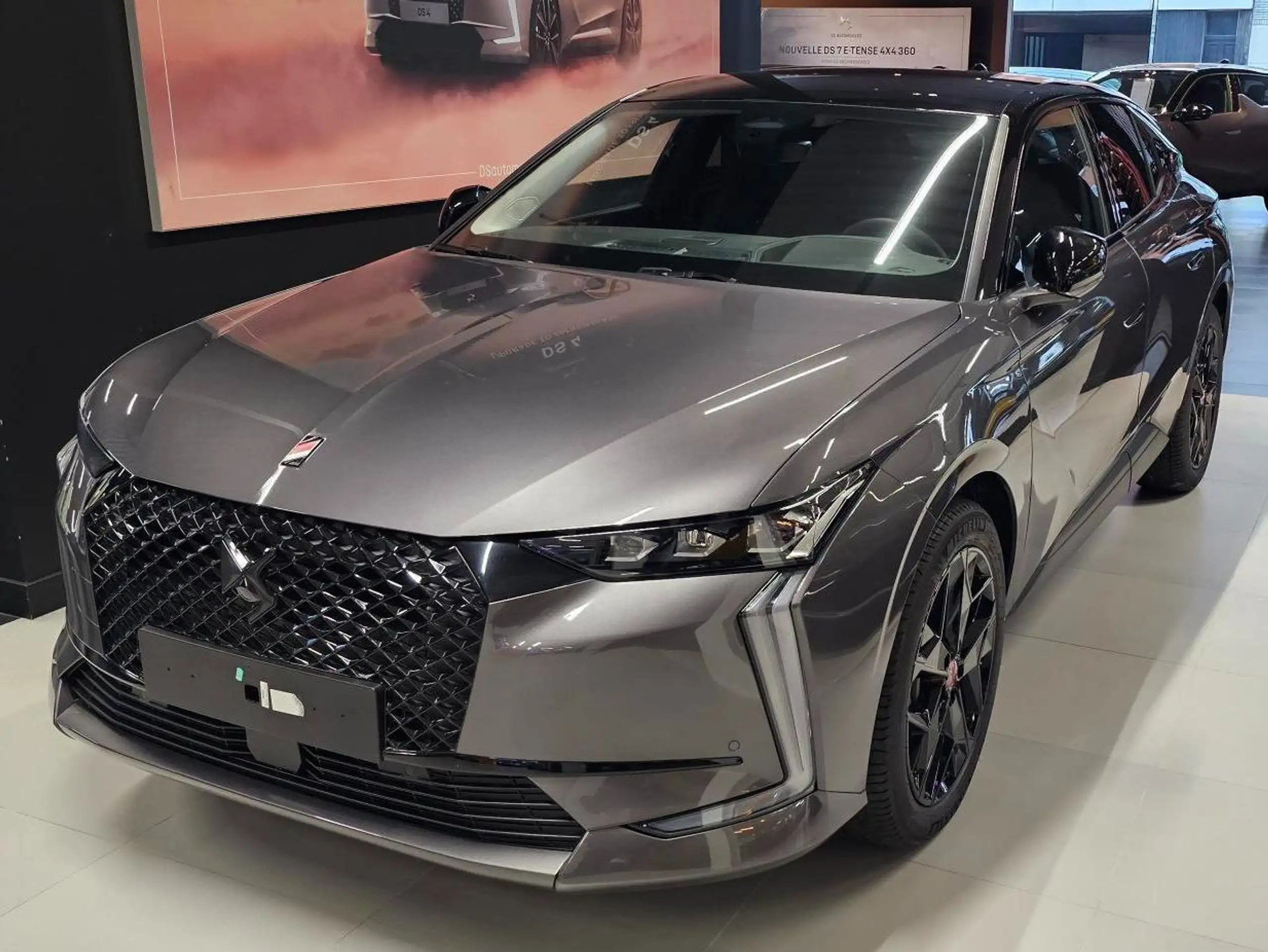 DS Automobiles - DS 4