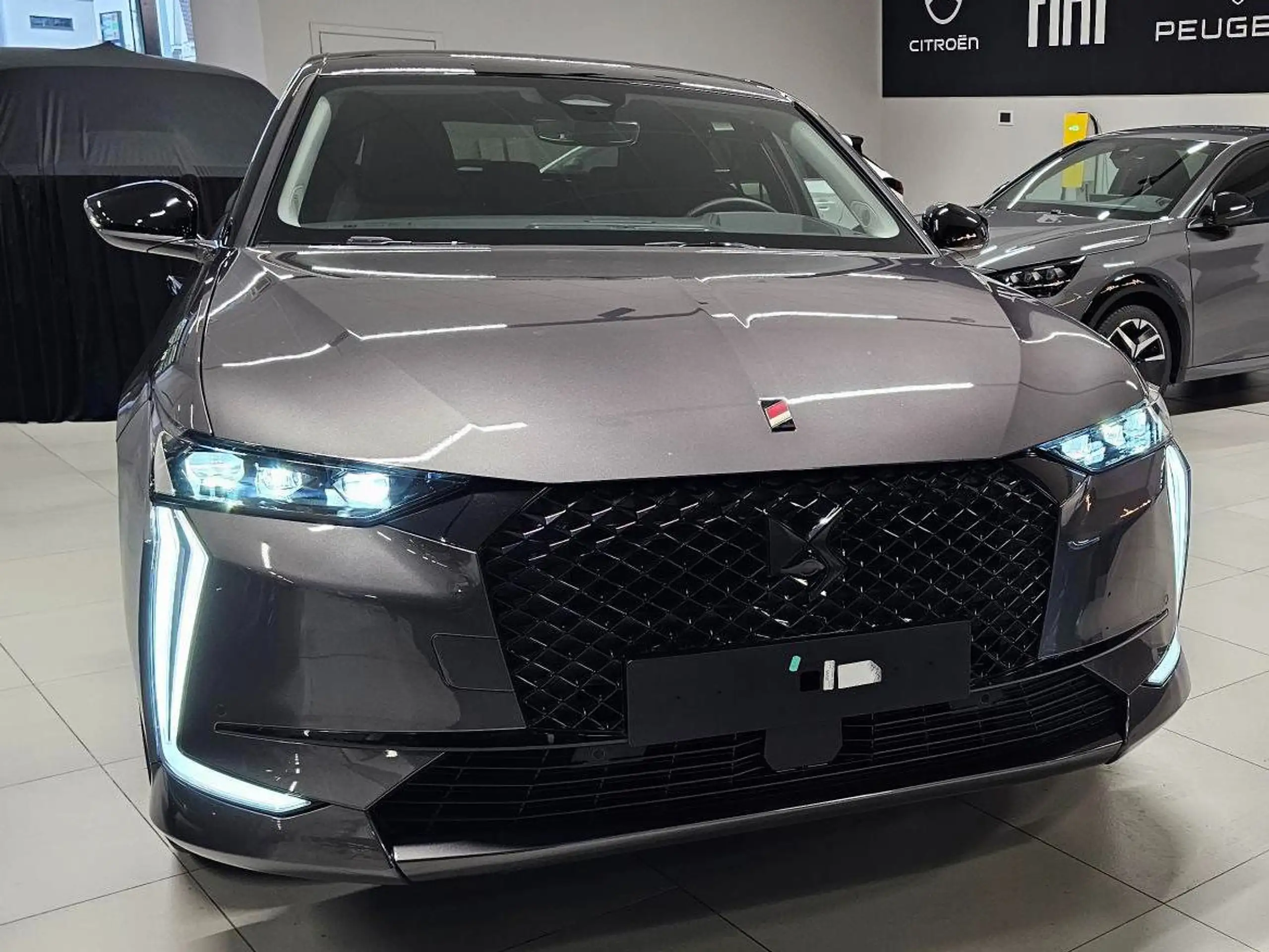 DS Automobiles - DS 4