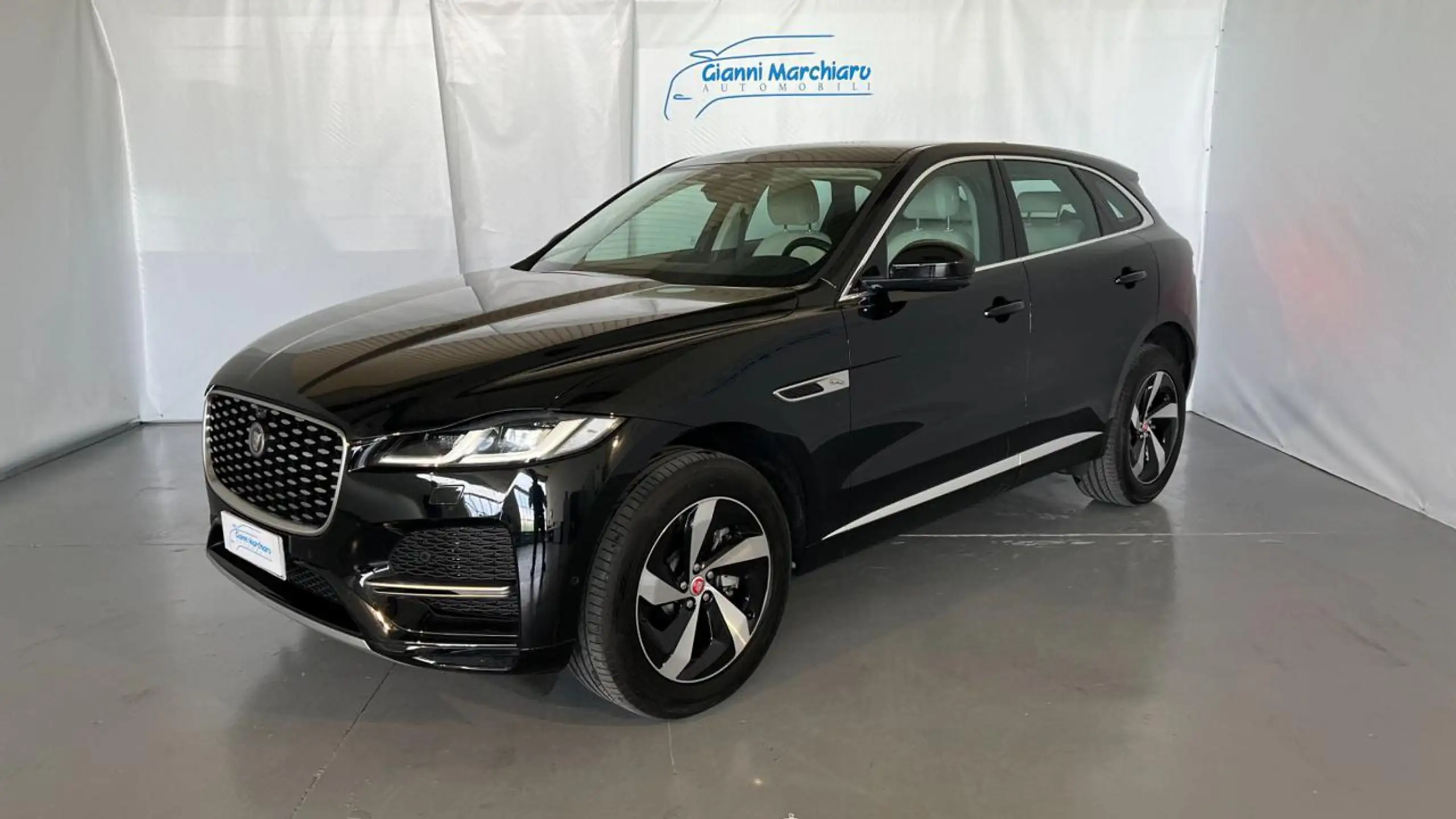 Jaguar - F-Pace