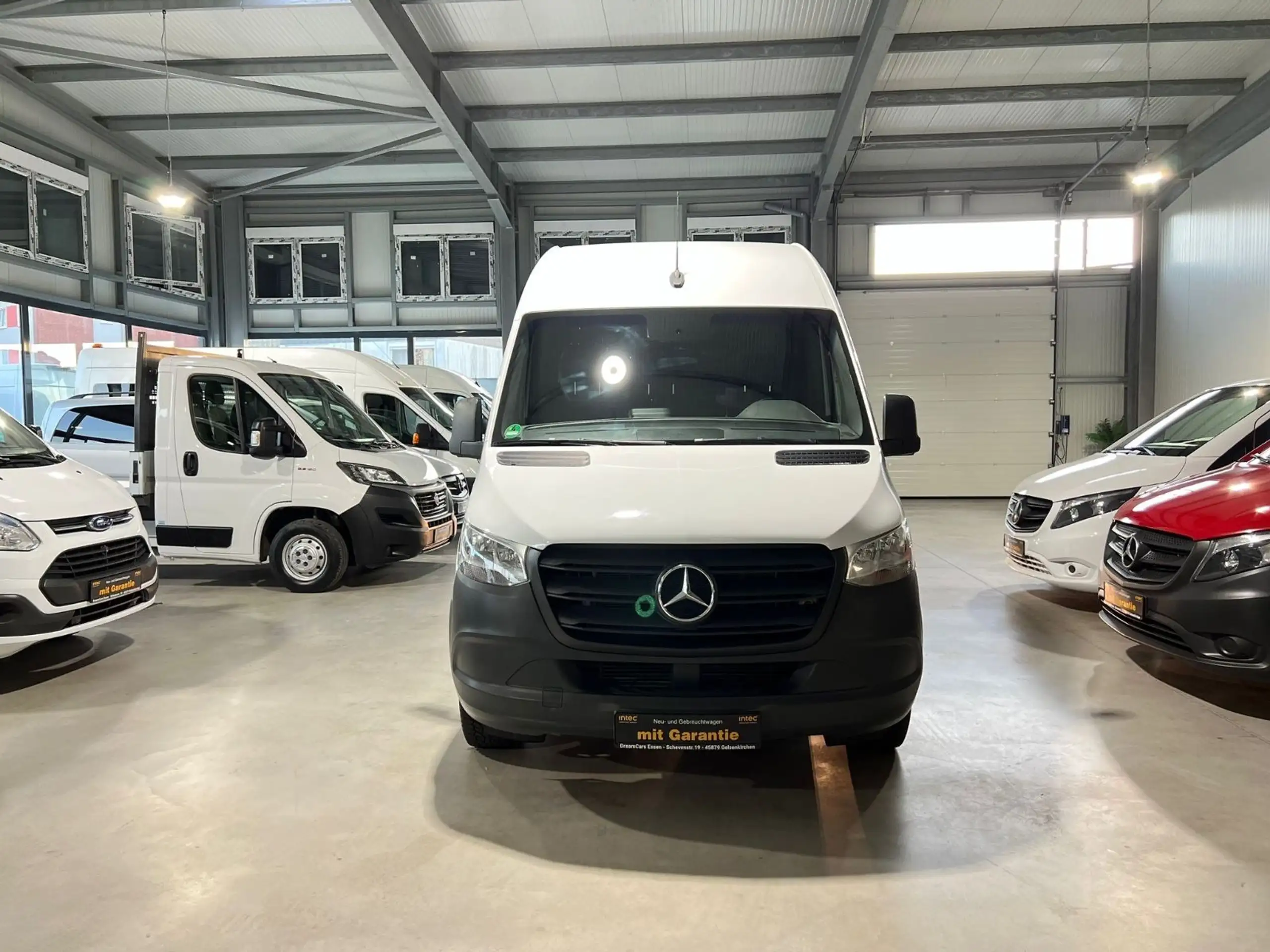 Mercedes-Benz - Sprinter