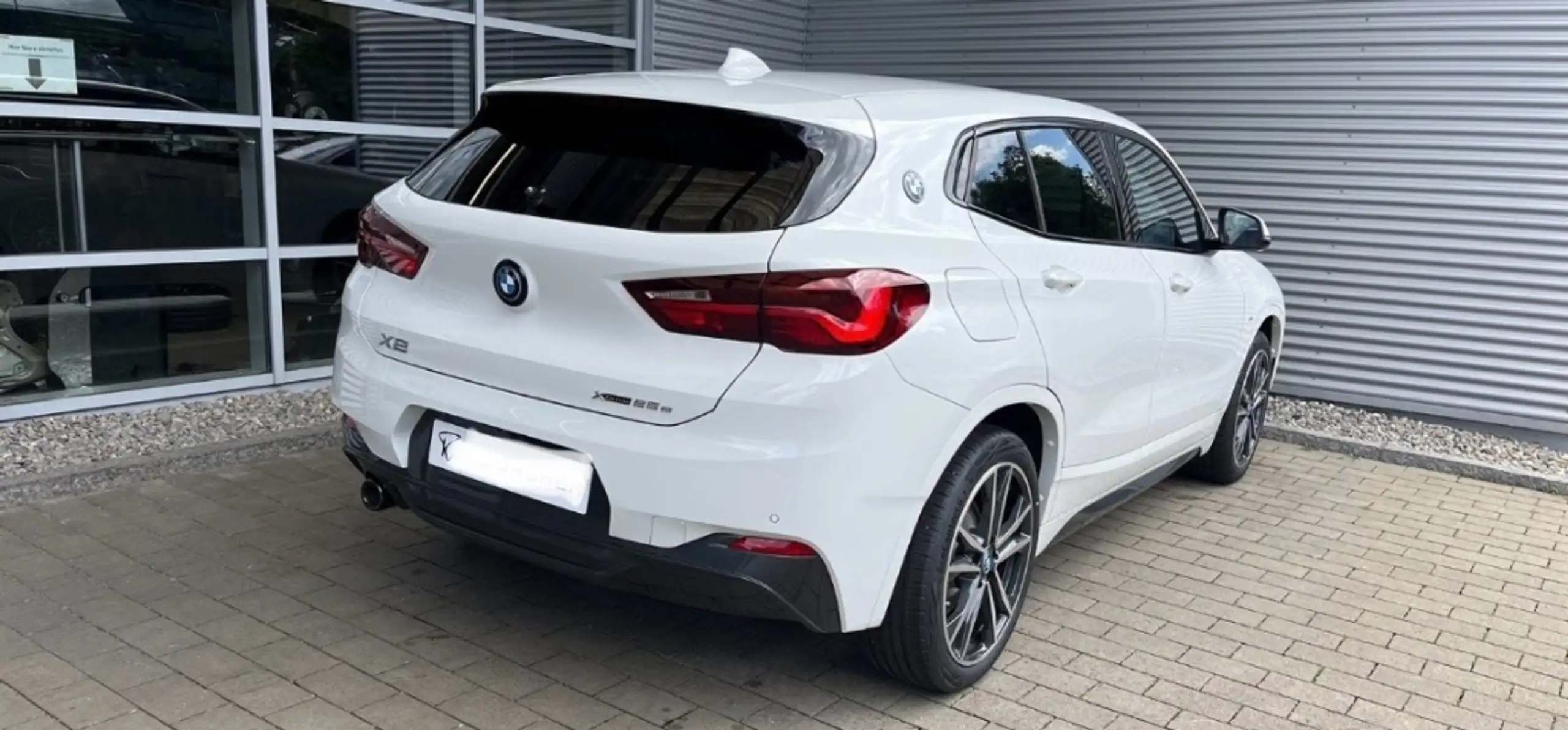 BMW - X2