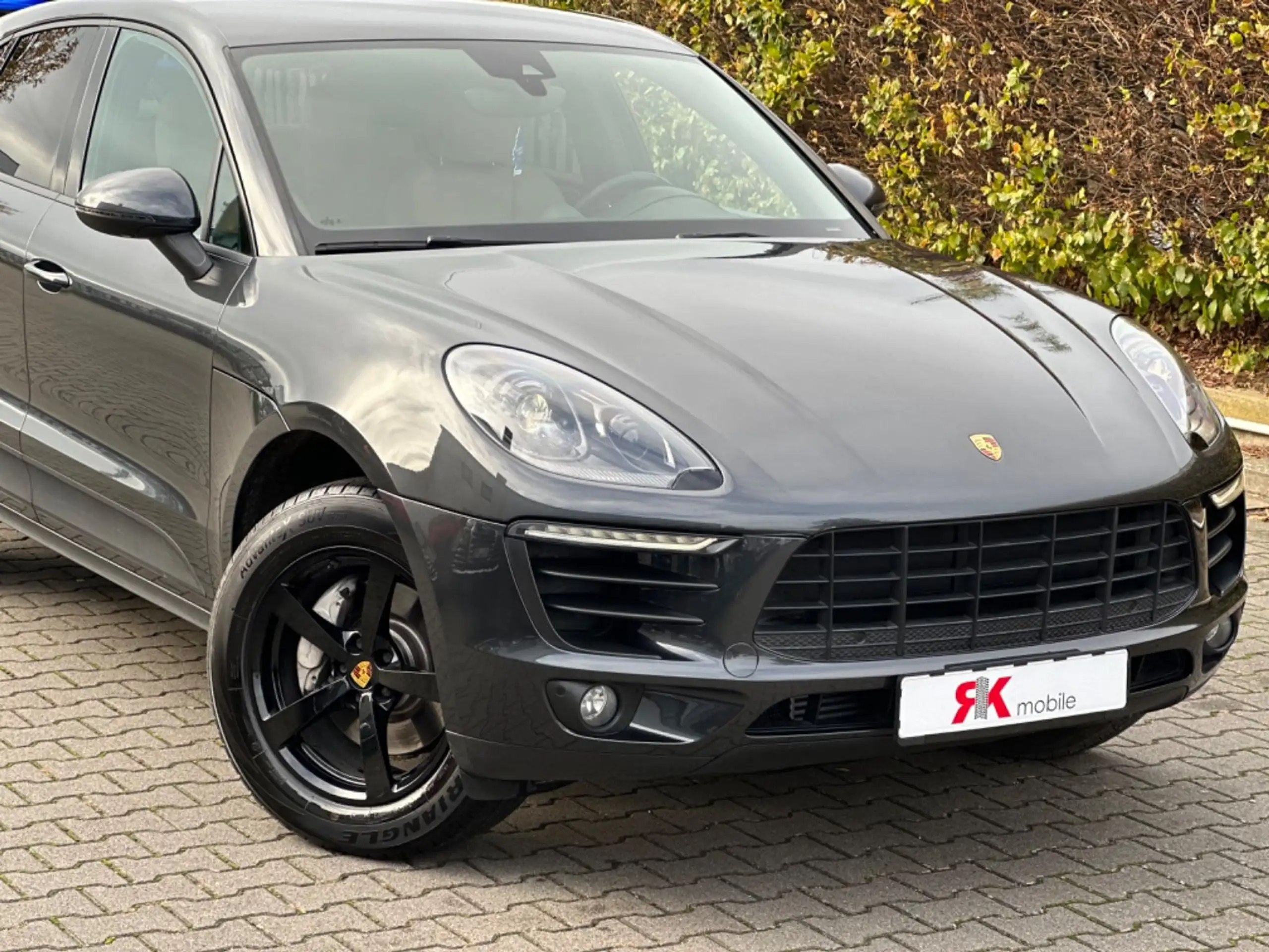 Porsche - Macan