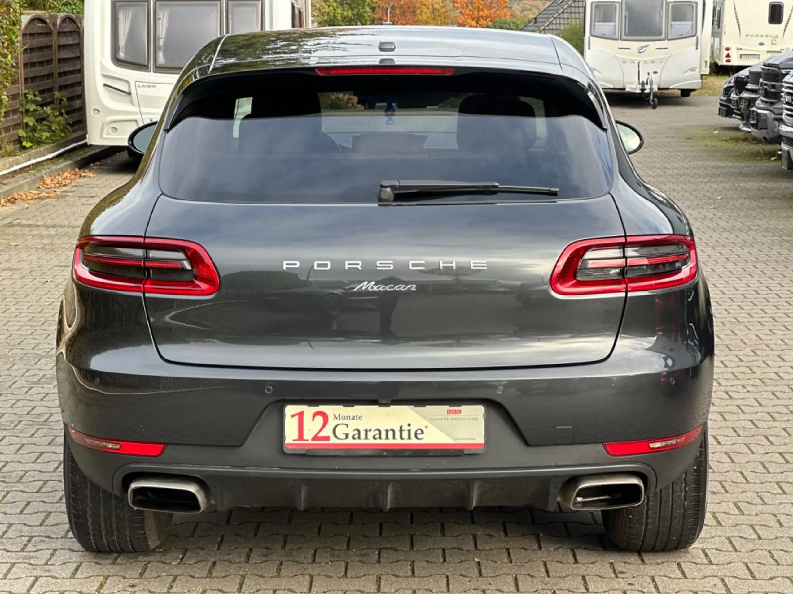 Porsche - Macan