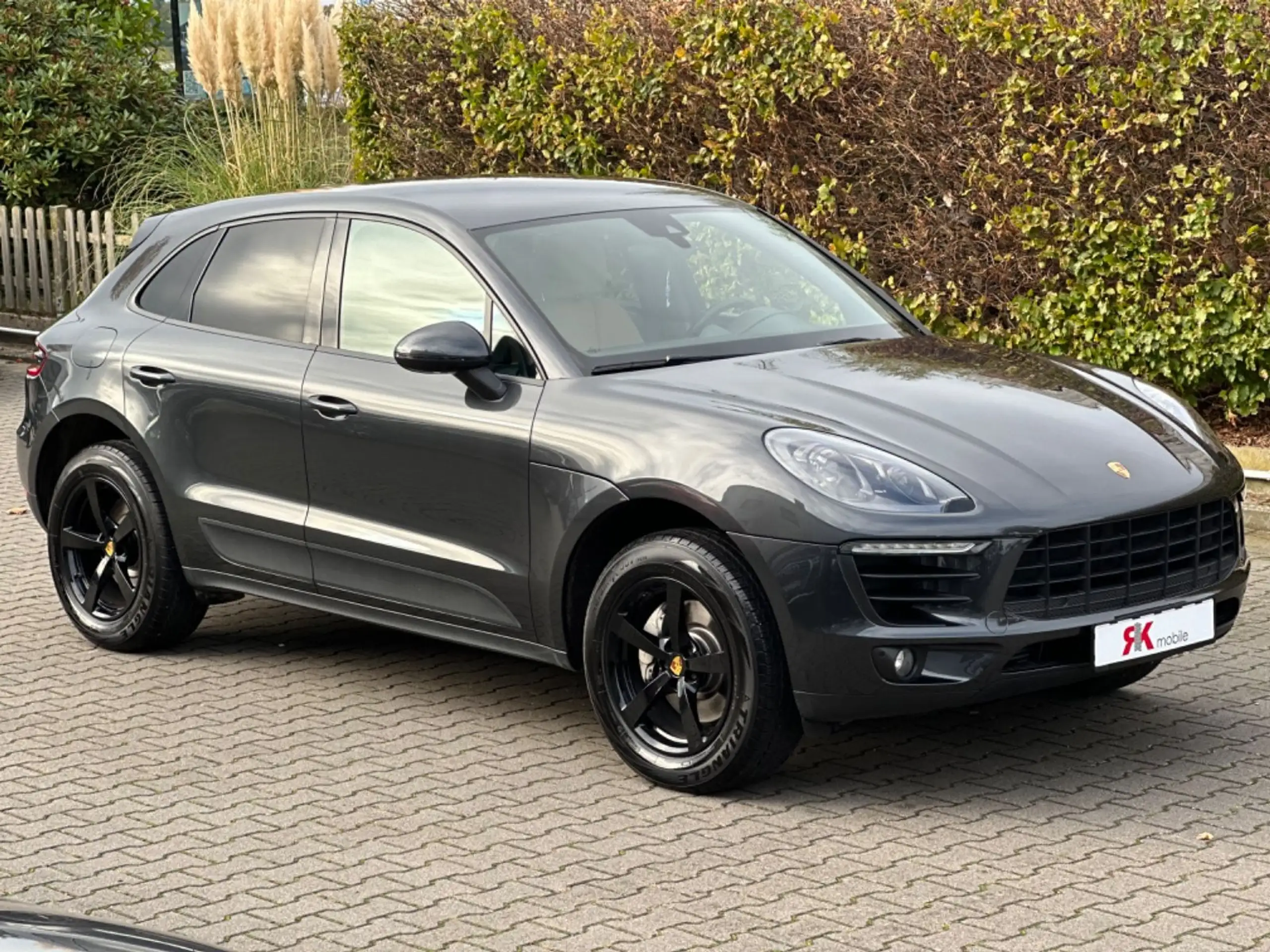 Porsche - Macan